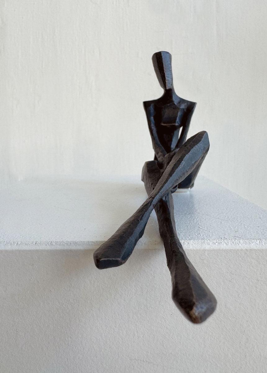 Bonnie. Di Nando Kallweit. Elegante scultura figurativa in bronzo di un uomo. in vendita 4