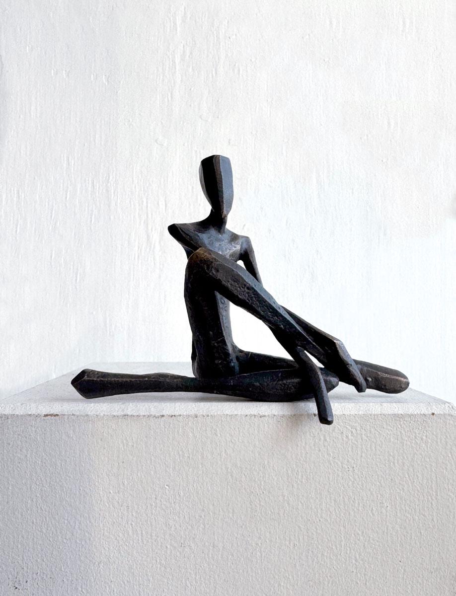 Cody By Nando Kallweit. Elegant bronze figurative sculpture.