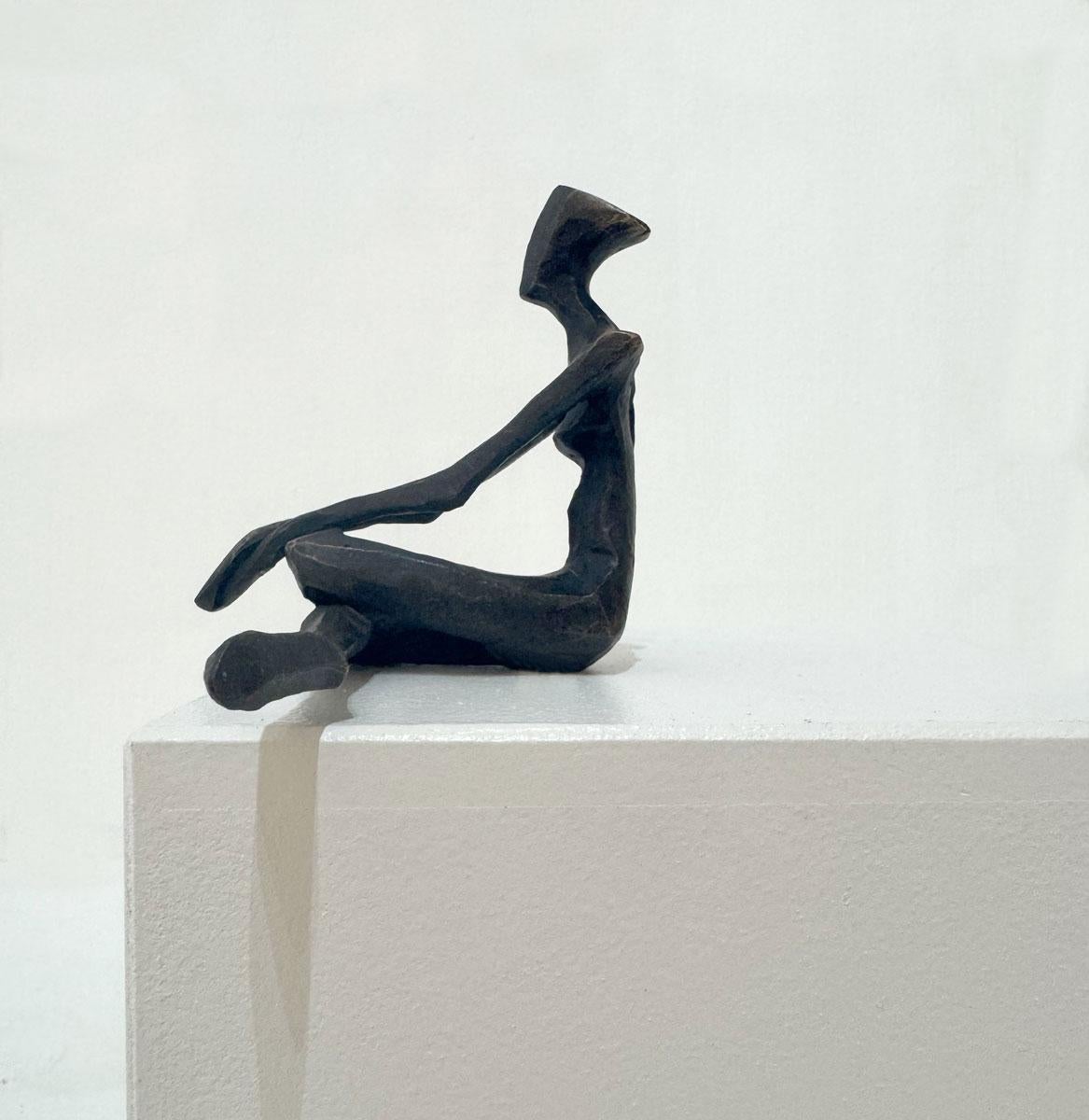 Cortney. By Nando Kallweit. Elegant bronze figurative sculpture of a female. in vendita 2