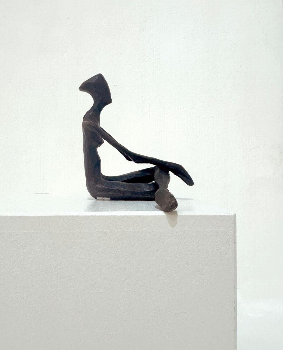 Cortney. By Nando Kallweit. Elegant bronze figurative sculpture of a female. in vendita 3