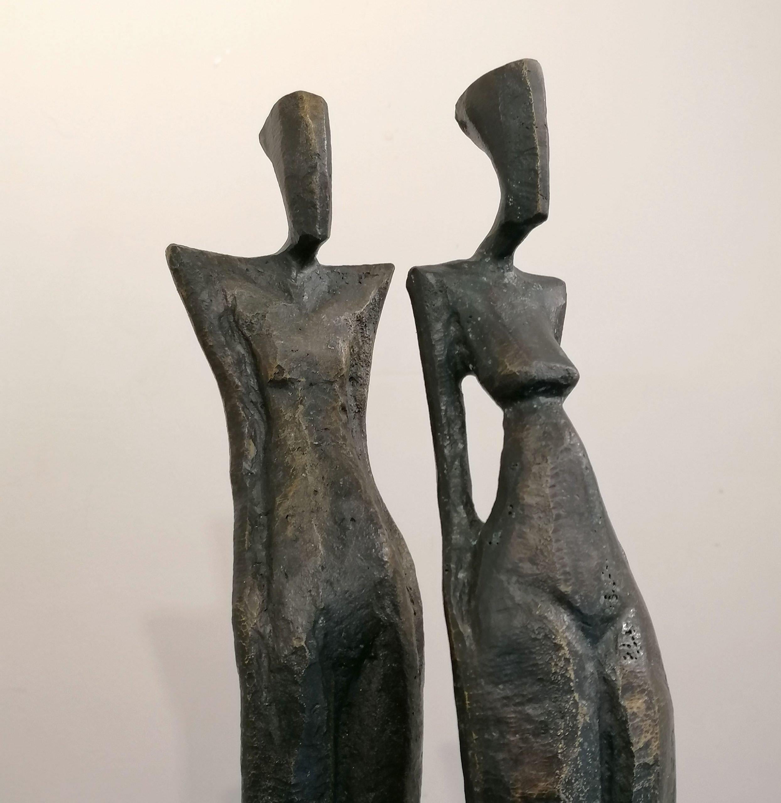 Pareja de Nando Kallweit. Elegante escultura figurativa de bronce. en venta 1