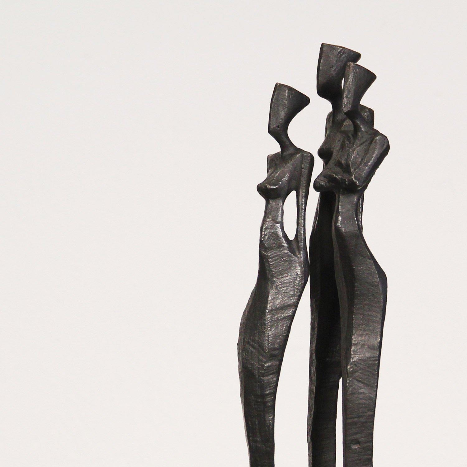 Donne V by Nando Kallweit 
Elegant bronze sculpture of 3 female figures.
Edition of 25

Dimensions: 26 x 19 x 7cm