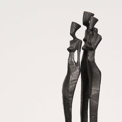 Donne V von Nando Kallweit. Bronzeskulptur von 3 weiblichen Figuren, Auflage von 25 Stück