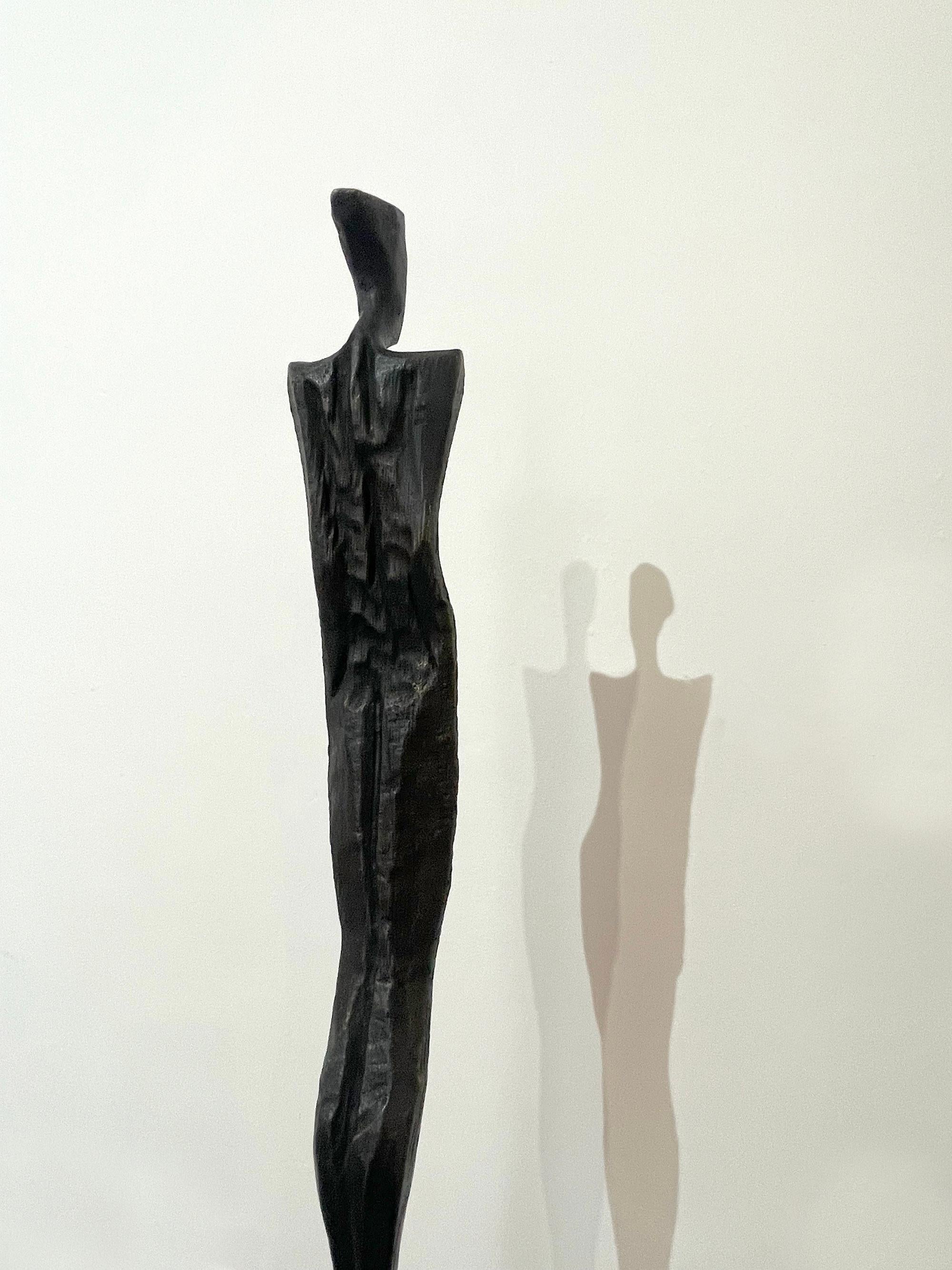 Eduardo III por Nando Kallweit. Escultura de bronce alta y elegante de figura humana. en venta 6