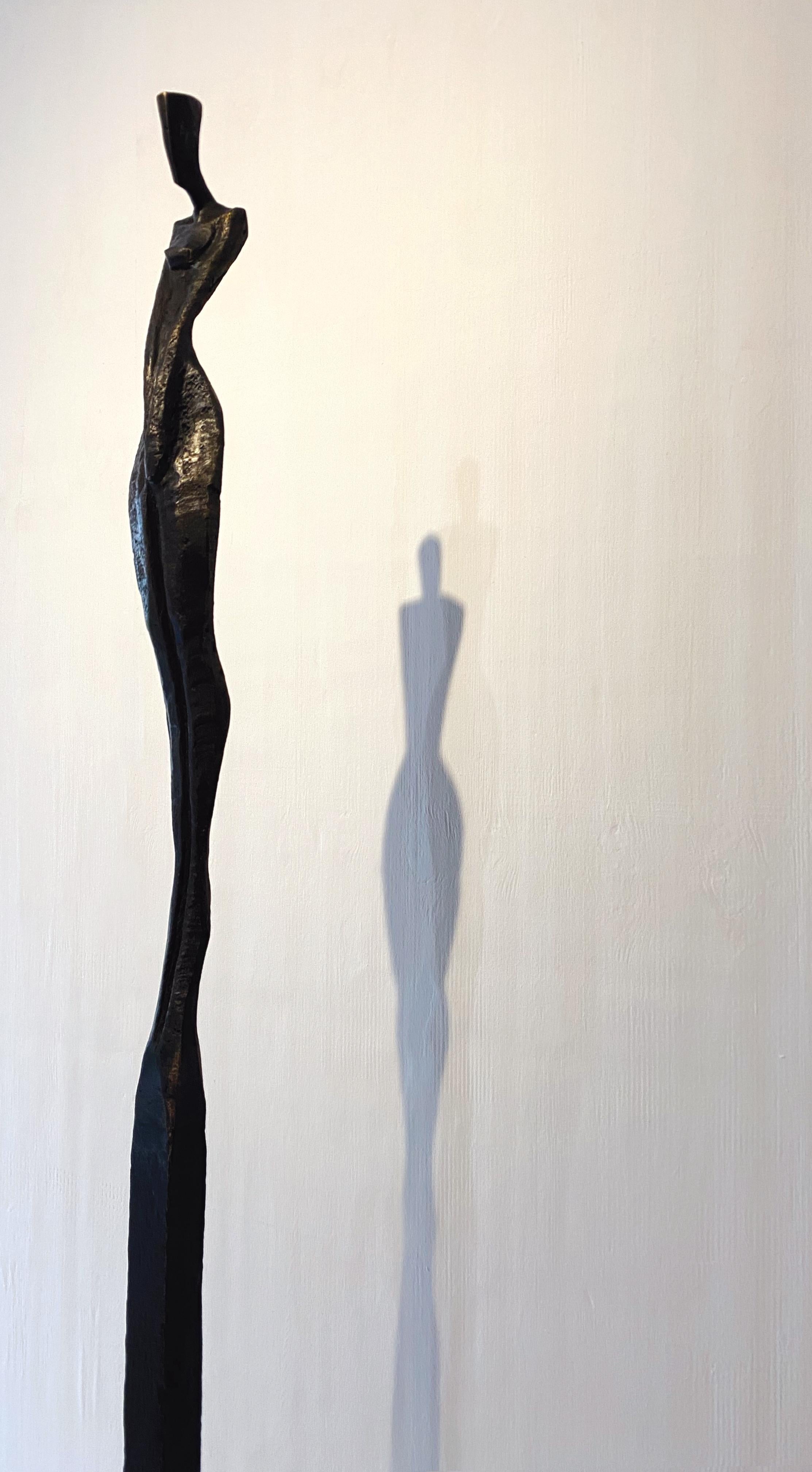 Eileen III di Nando Kallweit. Scultura in bronzo alta ed elegante di figura umana. in vendita 6