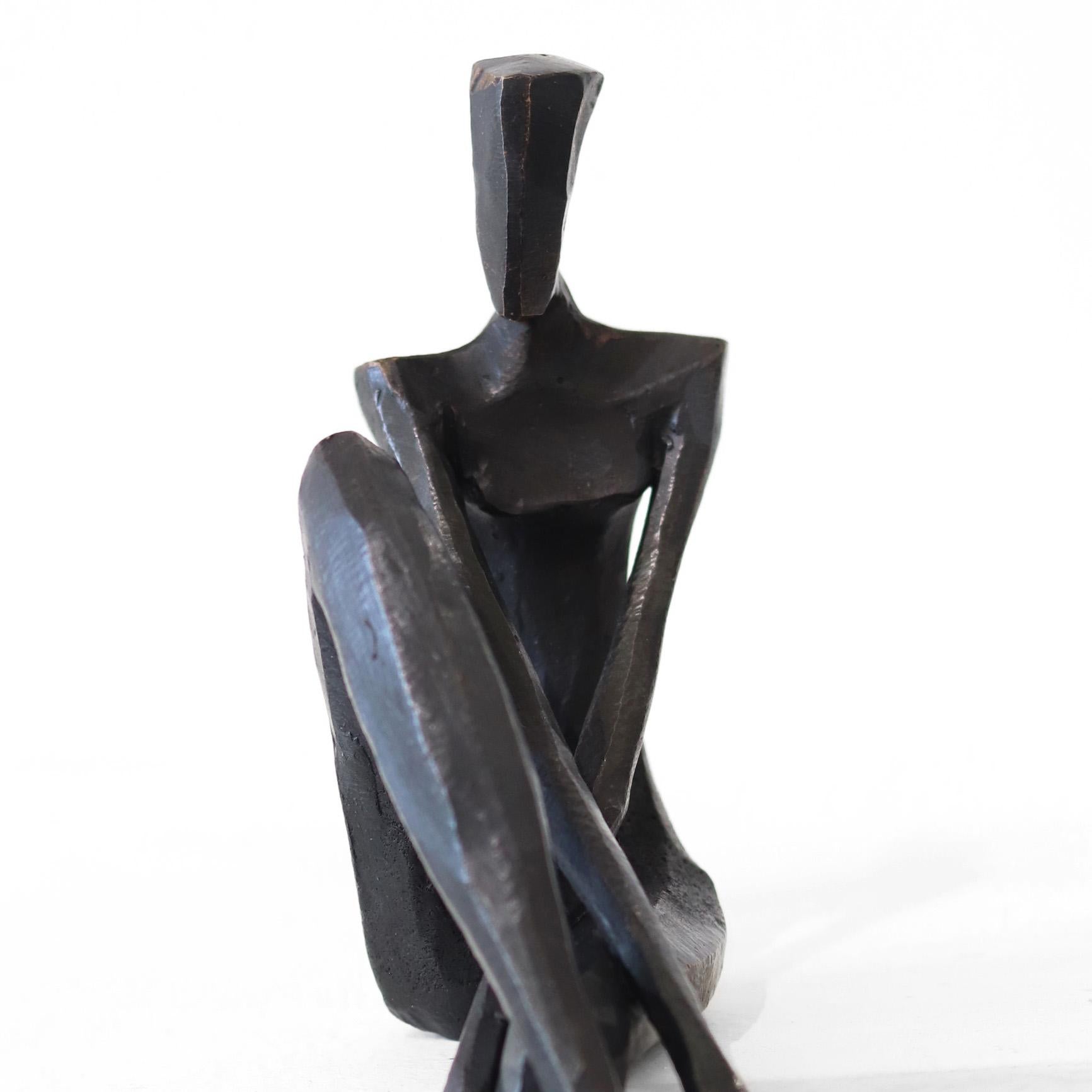 Eleonora  - One-of-a-kind Bronze Sculpture - Gold Figurative Sculpture by Nando Kallweit