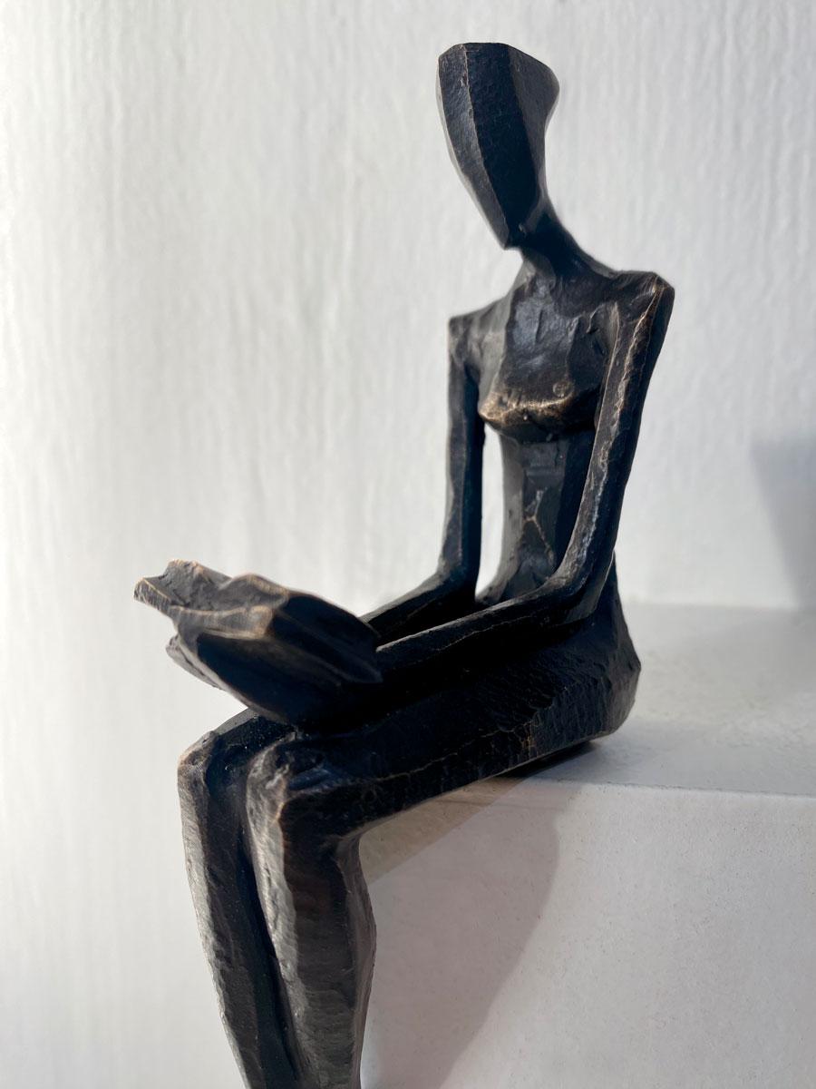 Elli by Nando Kallweit.  Elegant figurative sculpture. For Sale 1