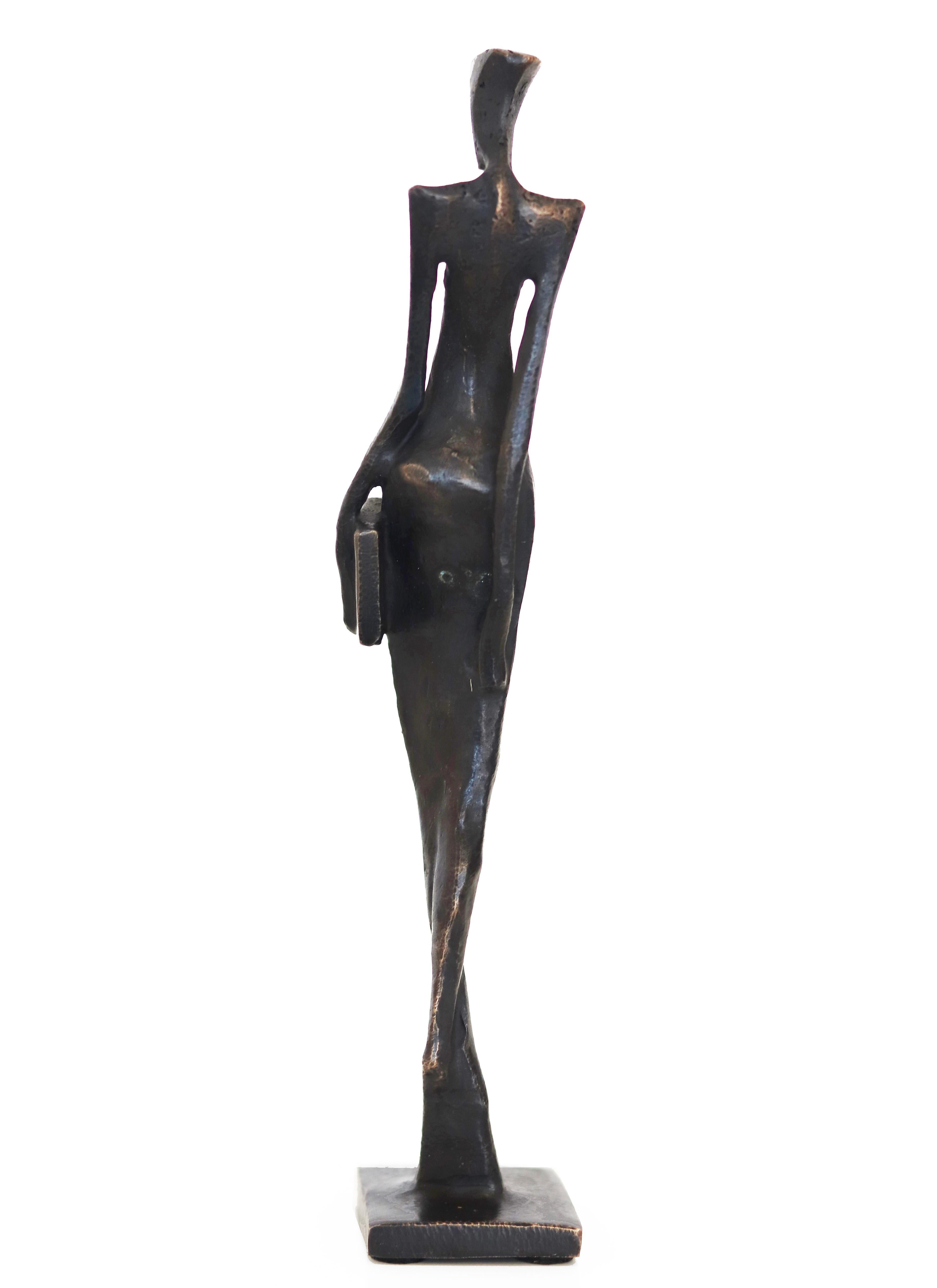 Elsie  (7/25)  -  One-of-a-kind Bronze Sculpture For Sale 10
