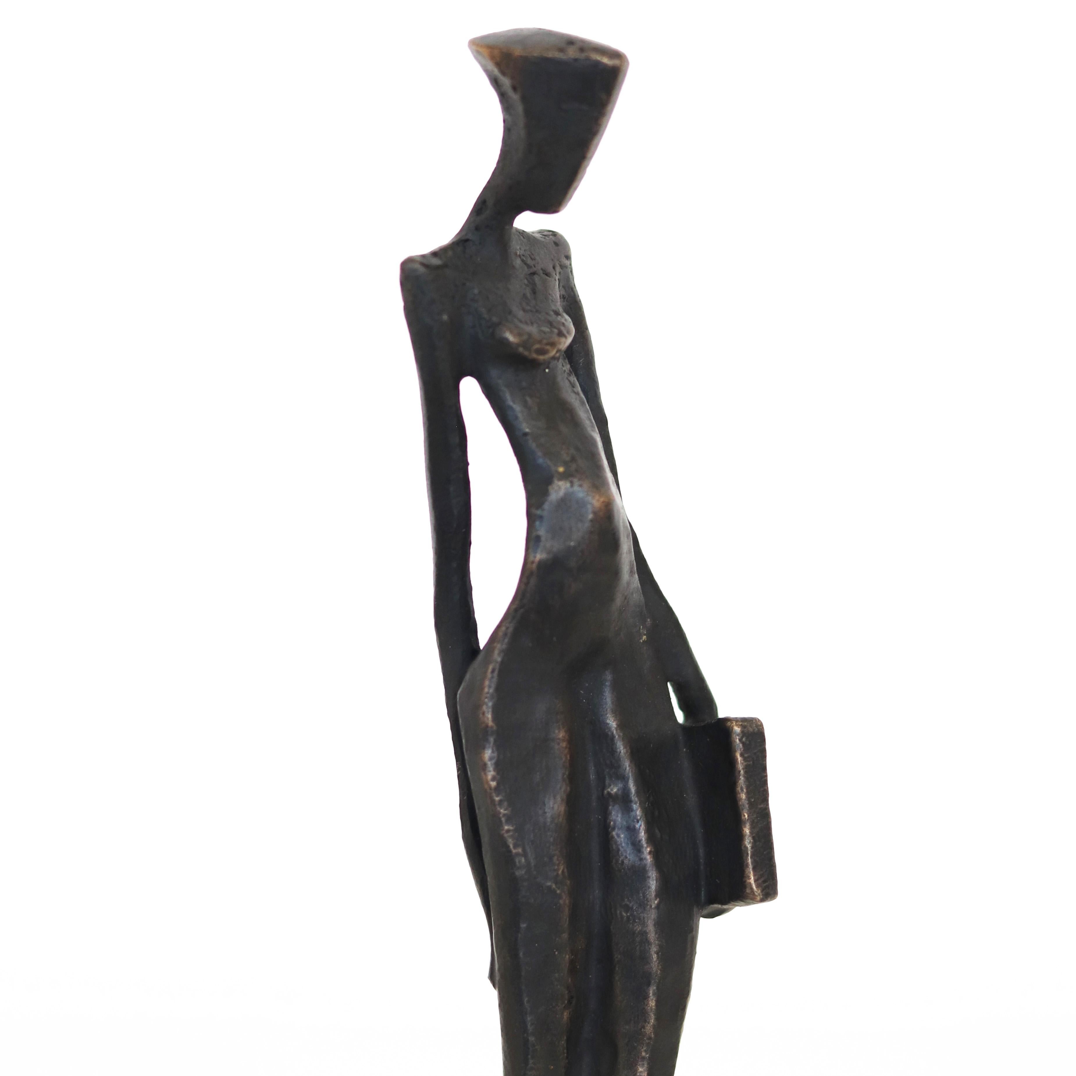 Elsie  (7/25)  -  One-of-a-kind Bronze Sculpture For Sale 5