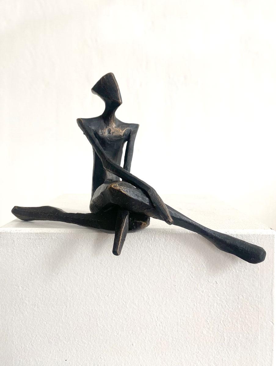 Emesto. By Nando Kallweit. Elegant bronze figurative sculpture.