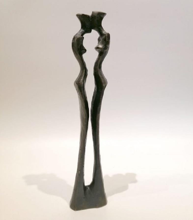 En Amore II di Nando Kallweit.  Eleganza della scultura figurativa in bronzo di due donne in vendita 1