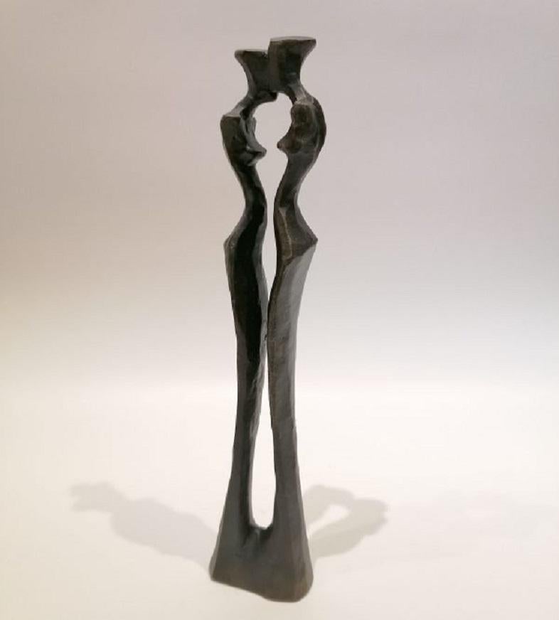 En Amore II di Nando Kallweit.  Eleganza della scultura figurativa in bronzo di due donne in vendita 2