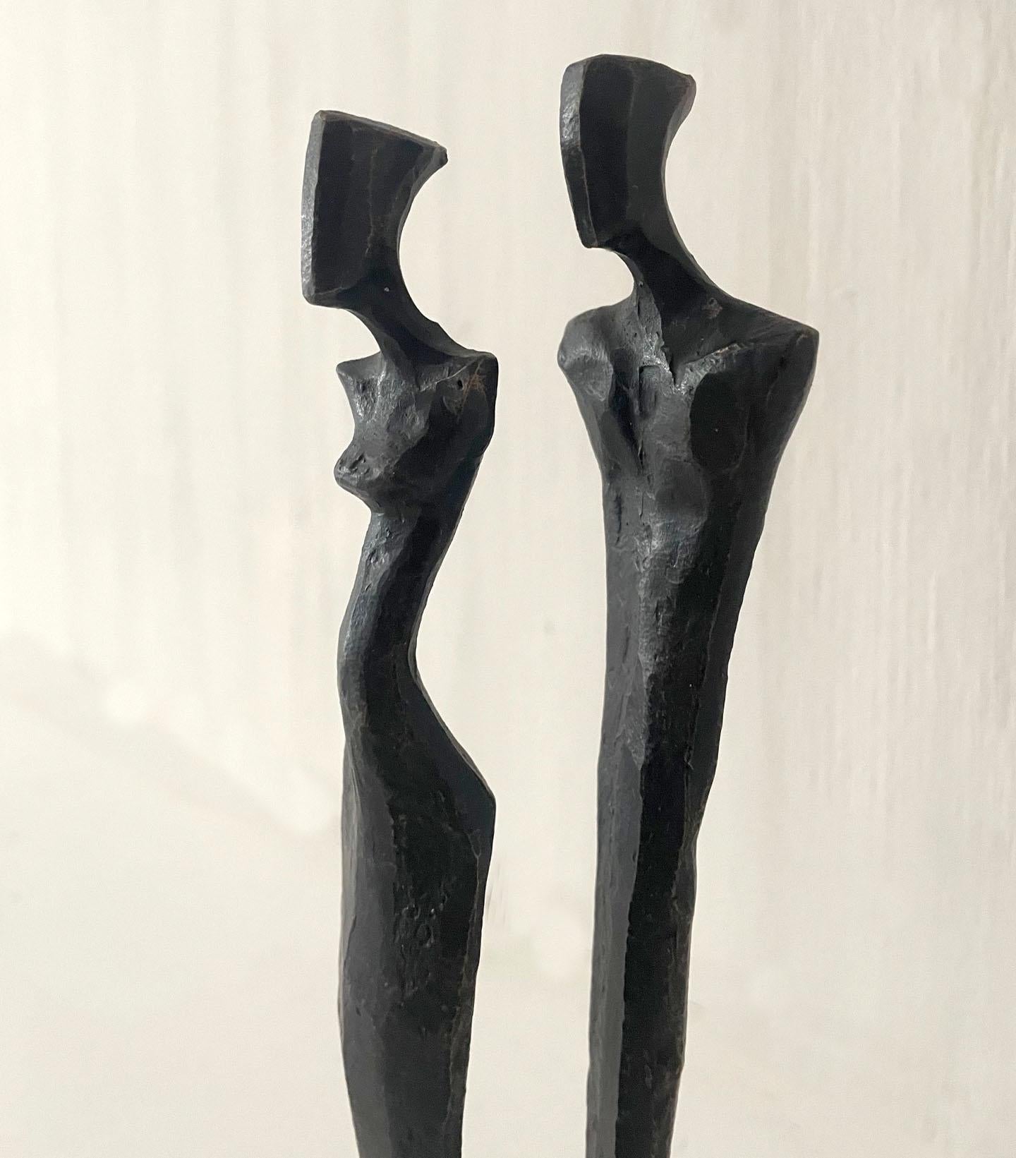 En Amore IV by Nando Kallweit. Elegant figurative bronze sculpture of a couple in vendita 1