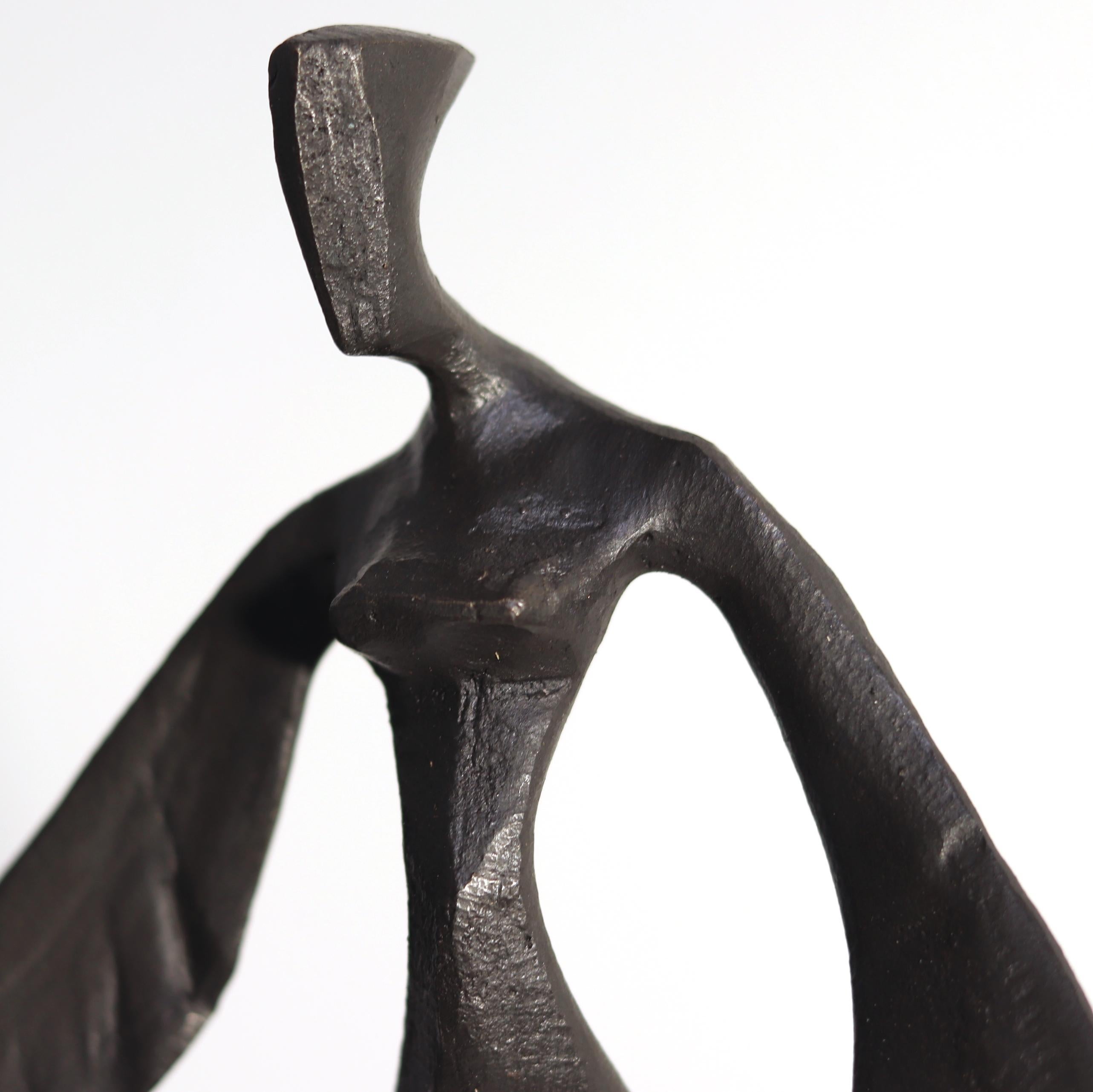 Fae Victoria (4/50) - Sculpture by Nando Kallweit