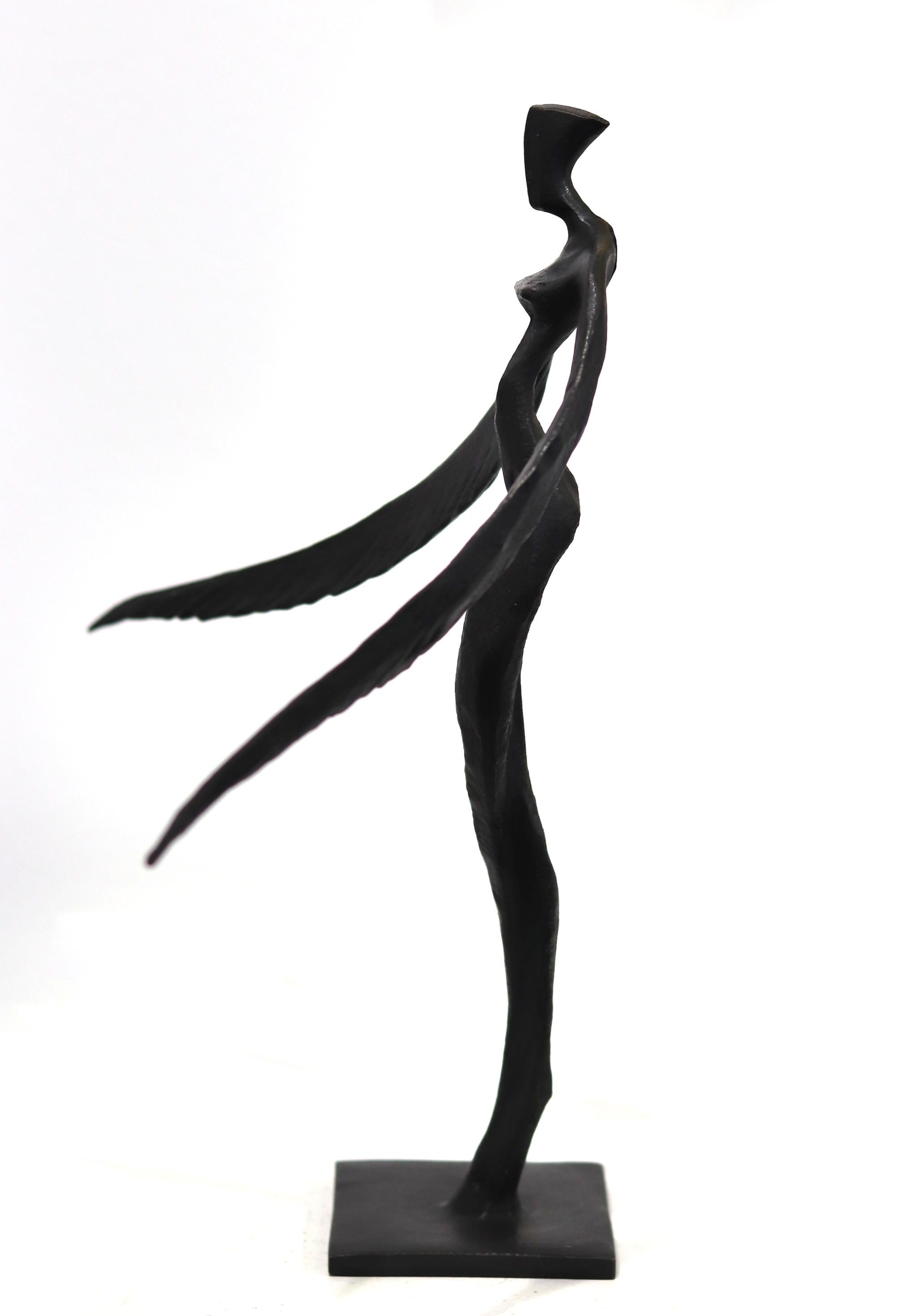 Fae Victoria (4/50) - Abstract Sculpture by Nando Kallweit