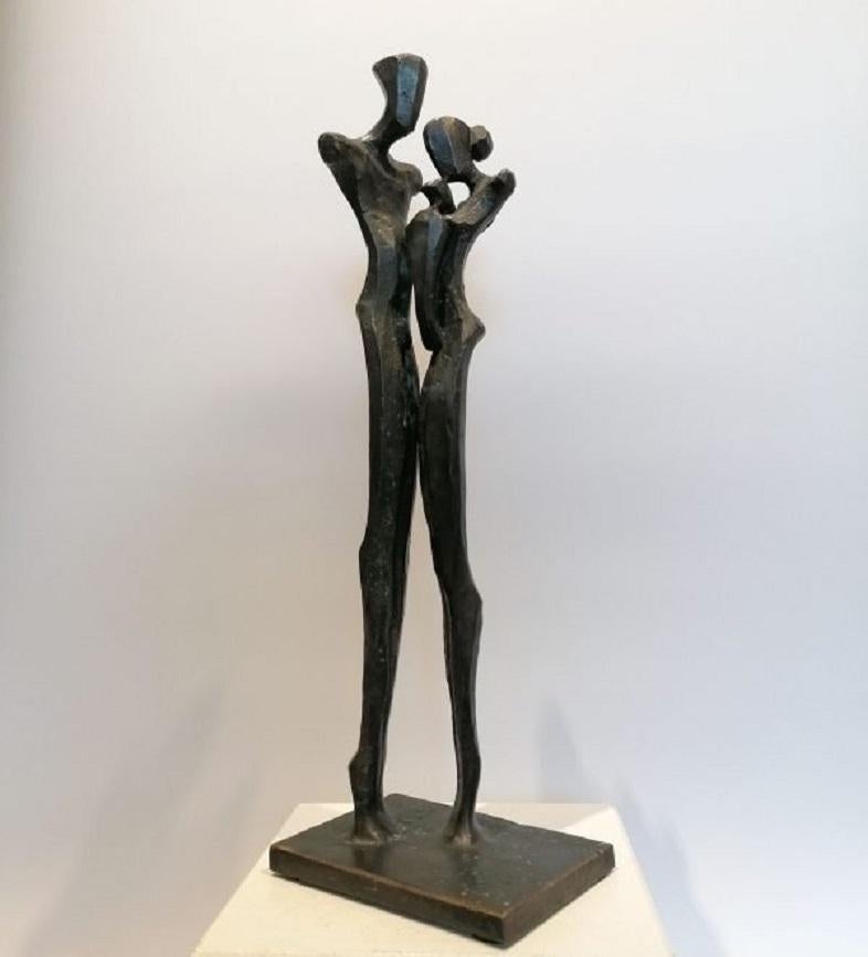 Family I von Nando Kallweit - Elegante figerative Skulptur aus Bronze. im Angebot 1