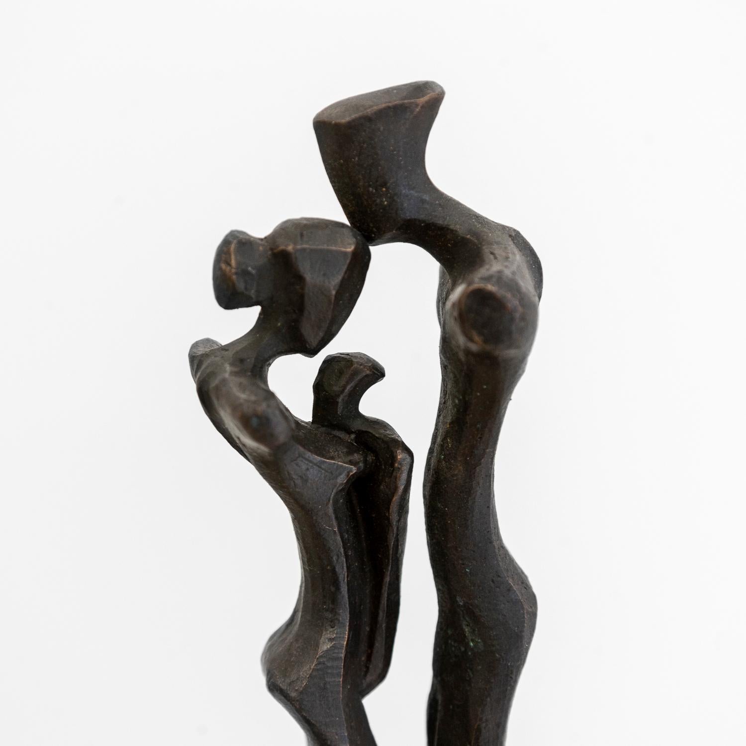 Escultura figurativa de bronce, FAMILIA II, Nando Kallweit, edición limitada, obra de arte en venta 11