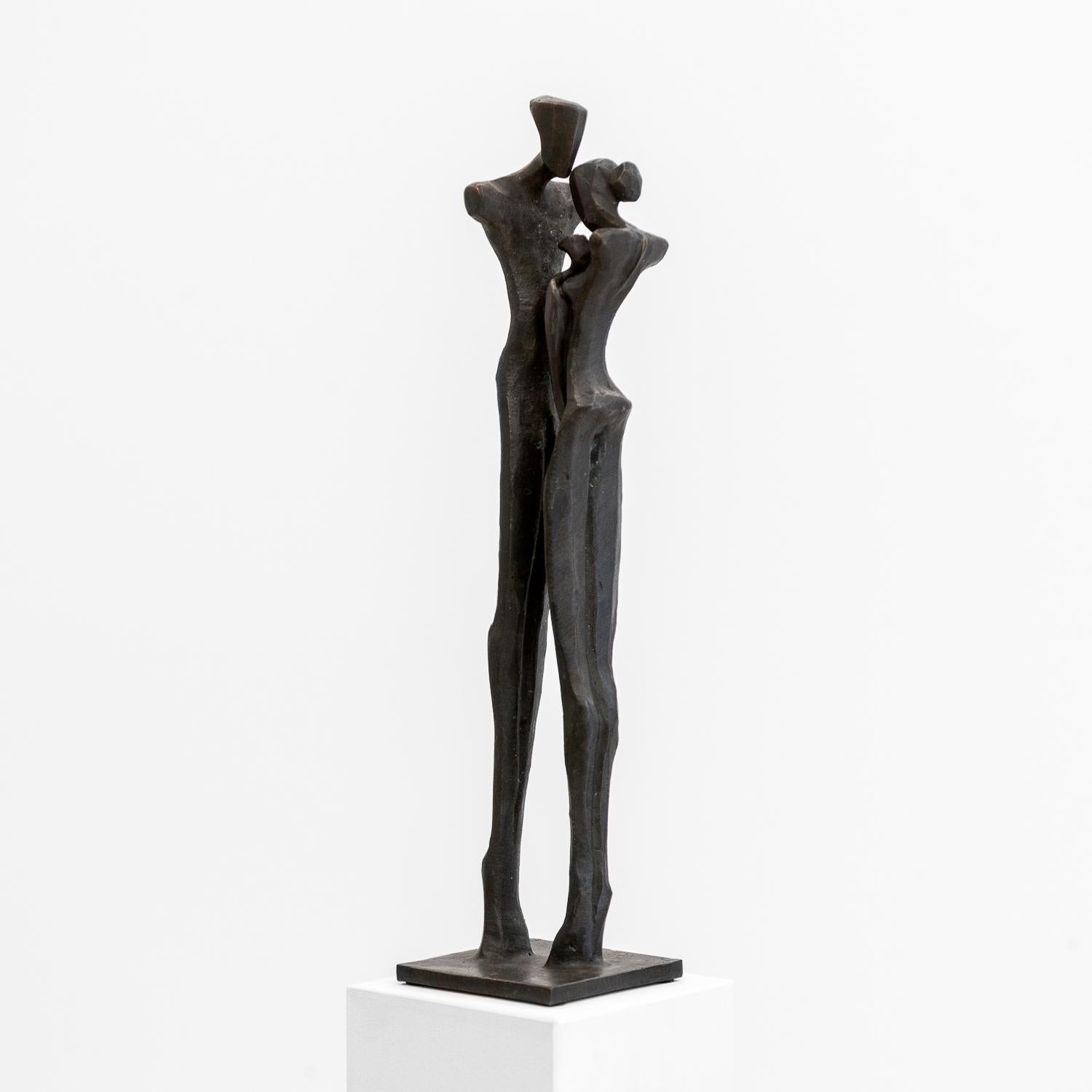 Escultura figurativa de bronce, FAMILIA II, Nando Kallweit, edición limitada, obra de arte en venta 1