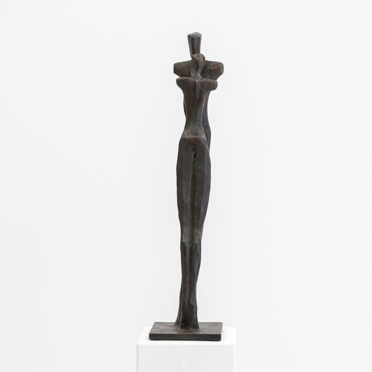 Escultura figurativa de bronce, FAMILIA II, Nando Kallweit, edición limitada, obra de arte en venta 2