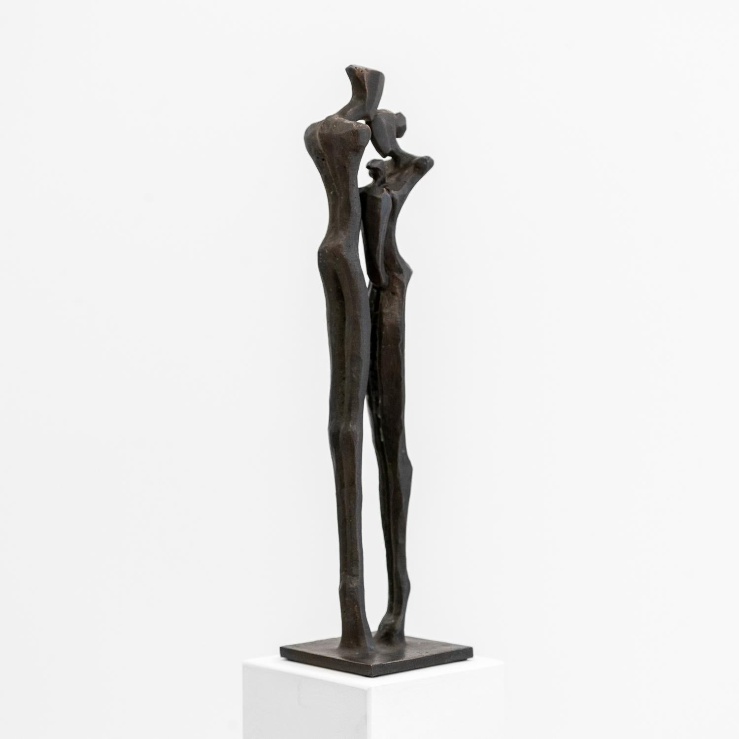 Escultura figurativa de bronce, FAMILIA II, Nando Kallweit, edición limitada, obra de arte en venta 7