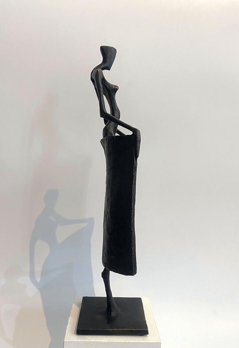 Frannie di Nando Kallweit.  Una scultura figurativa in bronzo di una donna nuda in vendita 2