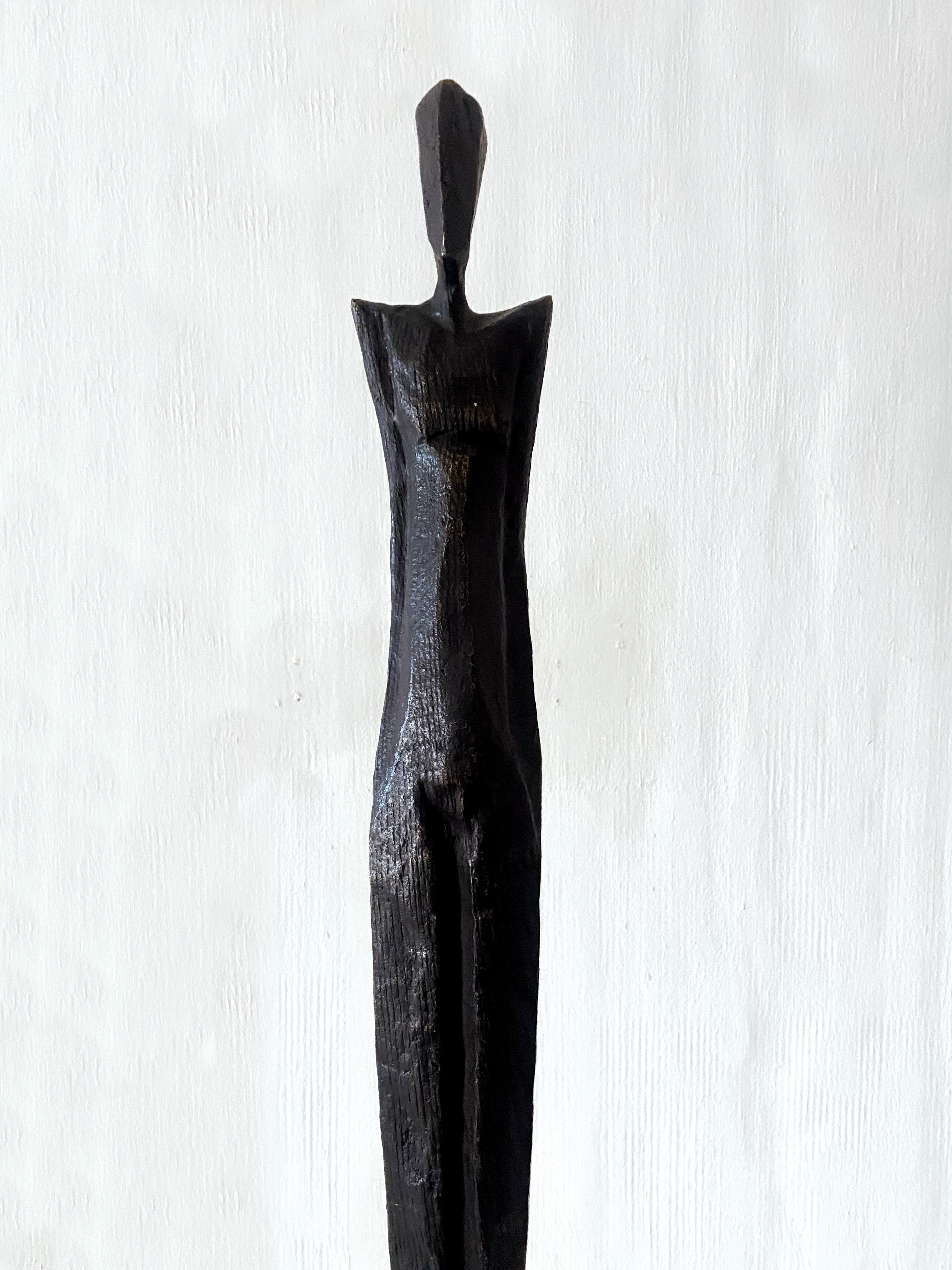 George par Nando Kallweit. Élégante sculpture en bronze d'une figure humaine masculine nue. en vente 1