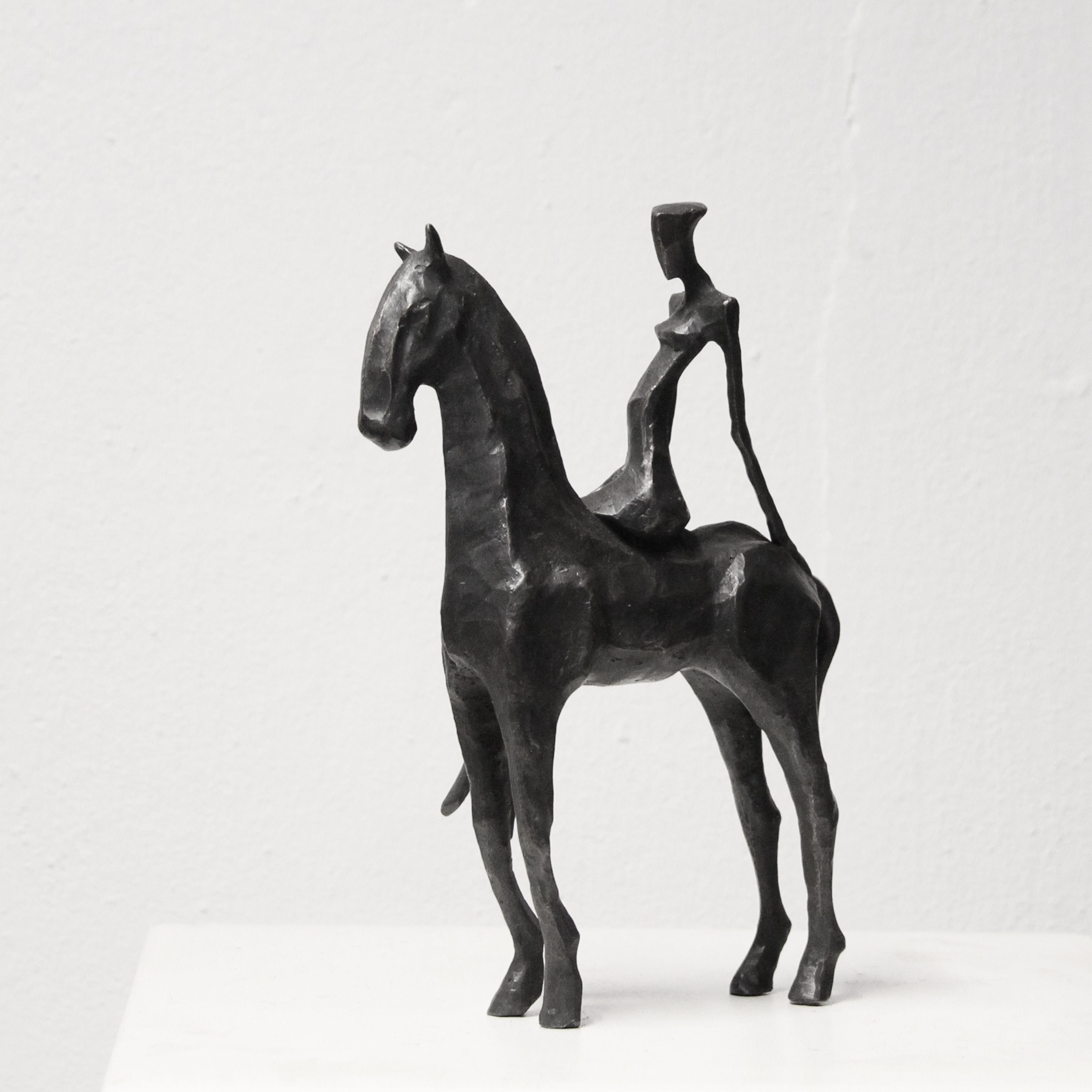 Giulia a Cavallo. Por Nando Kallweit. Escultura de bronce de una mujer y su caballo en venta 1