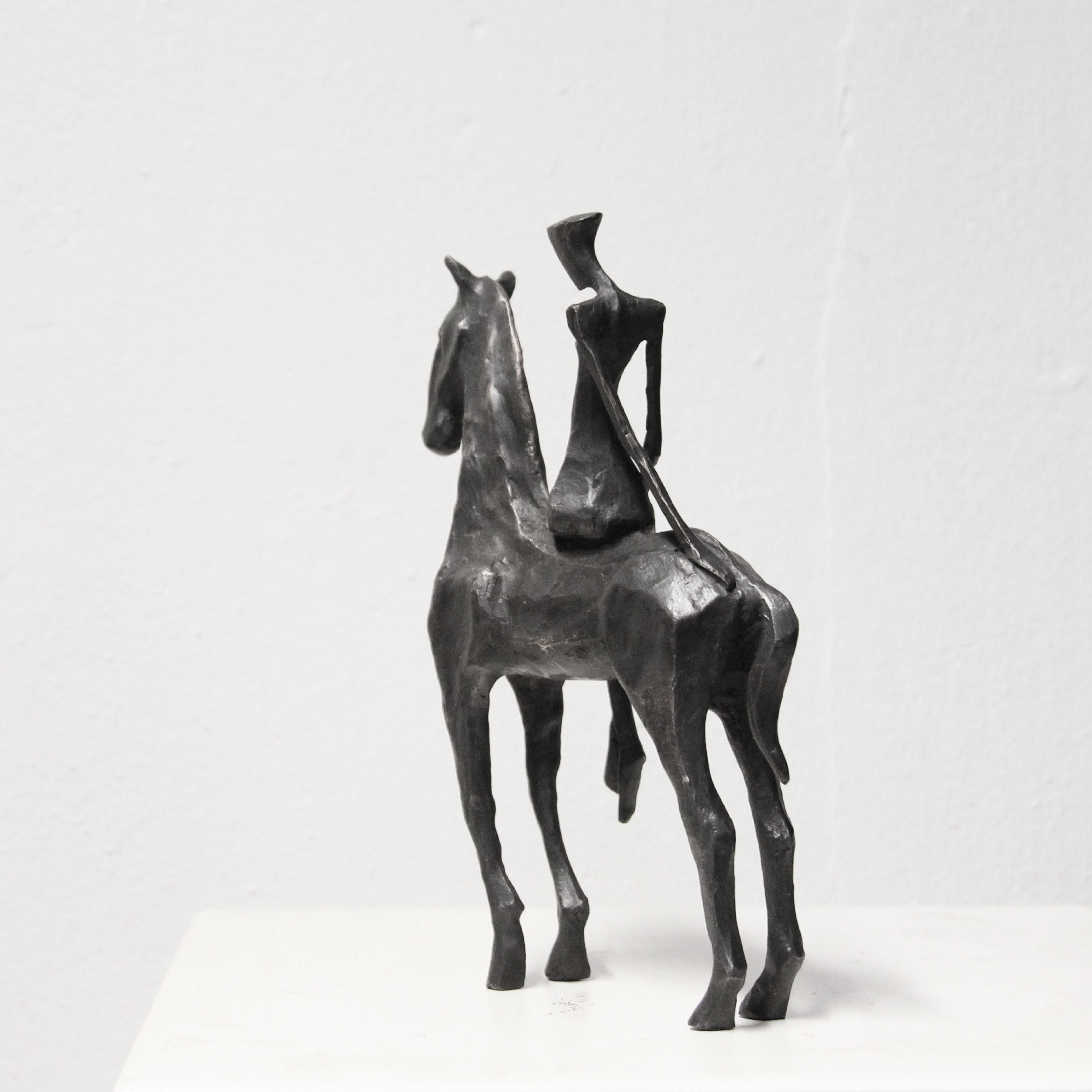 Giulia a Cavallo. Por Nando Kallweit. Escultura de bronce de una mujer y su caballo en venta 2