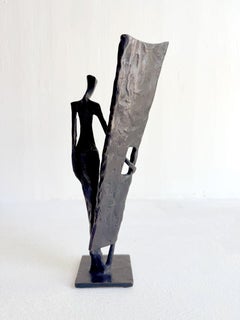 Hannah Mee von Nando Kallweit.  Elegante figurative Skulptur einer Frau.