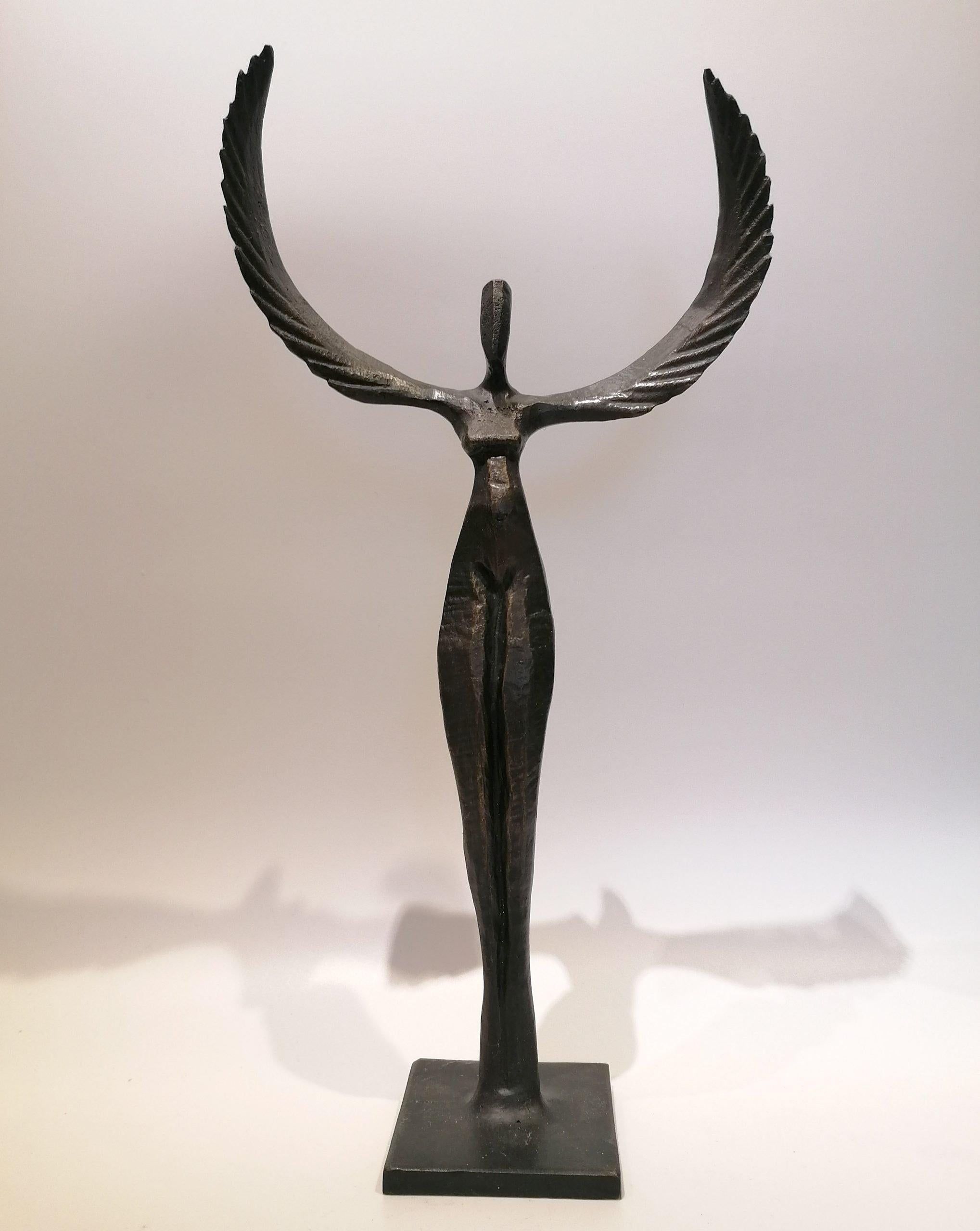 Nando Kallweit Helena III Bronzeskulptur, Auflage: 25

Abmessungen: 37cm hoch