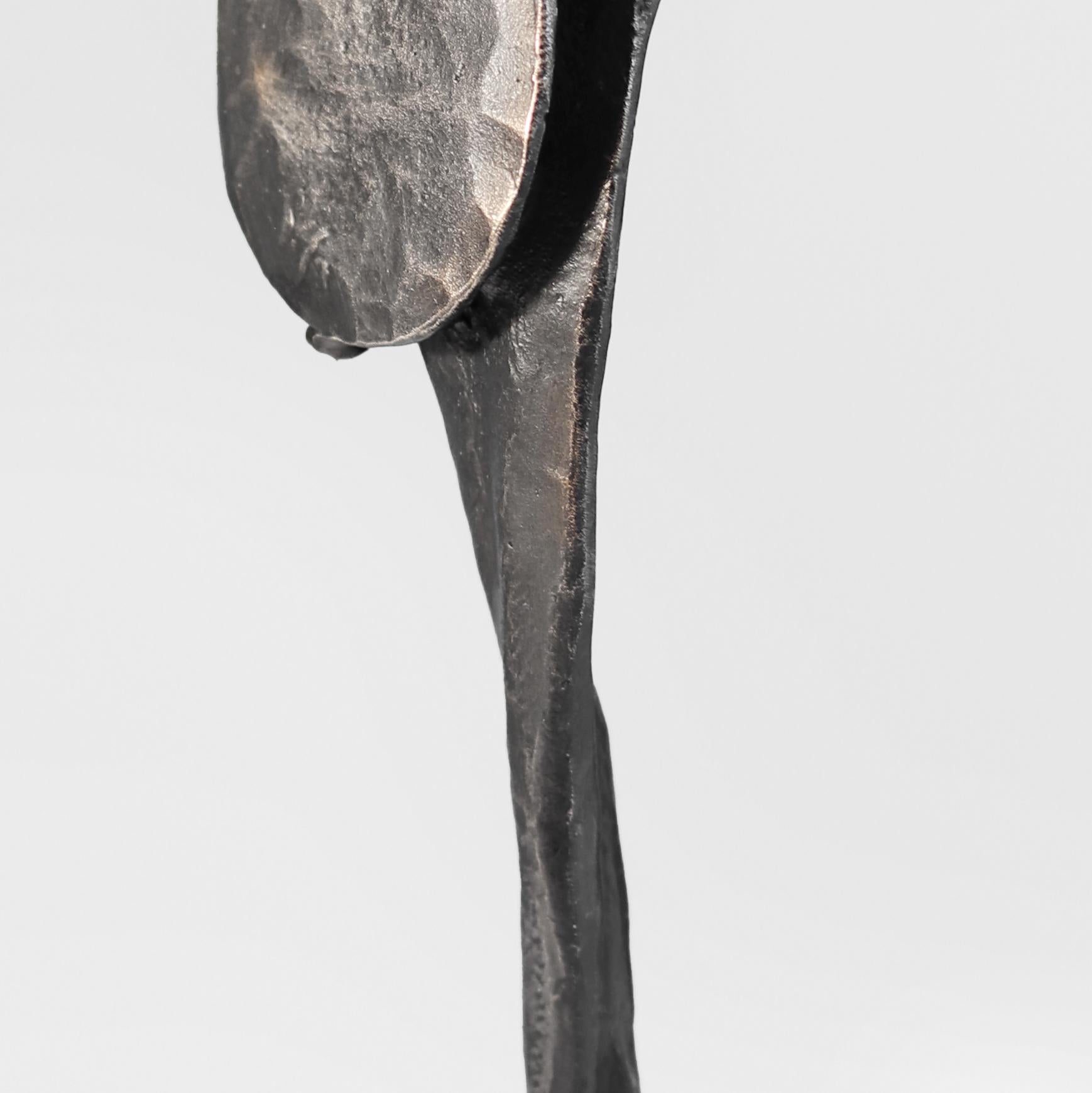 Hera II (6/25) - Moderne figurative abstrakte Bronze-Skulptur für Regal oder Tisch im Angebot 2