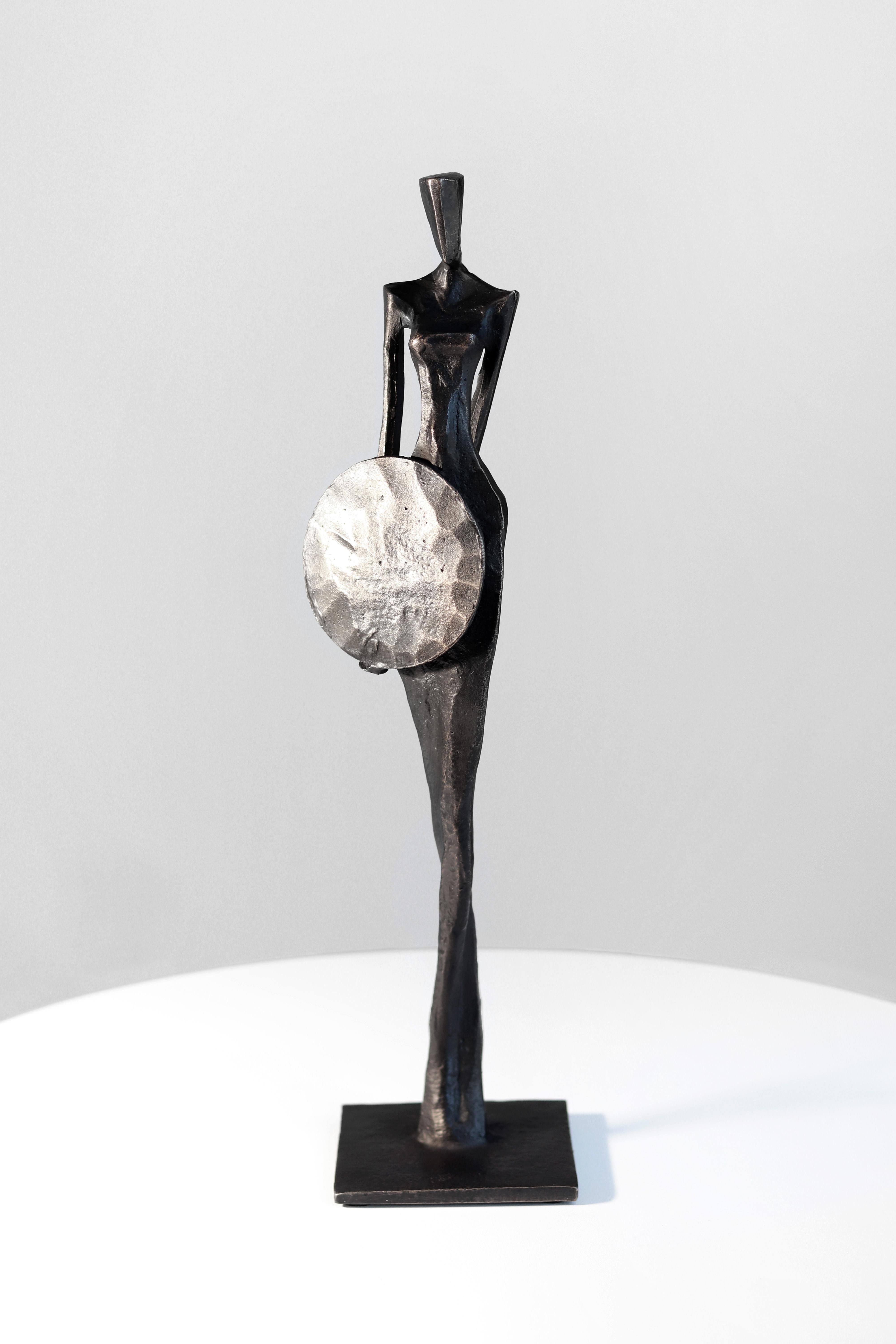 Hera II (6/25) - Moderne figurative abstrakte Bronze-Skulptur für Regal oder Tisch im Angebot 3