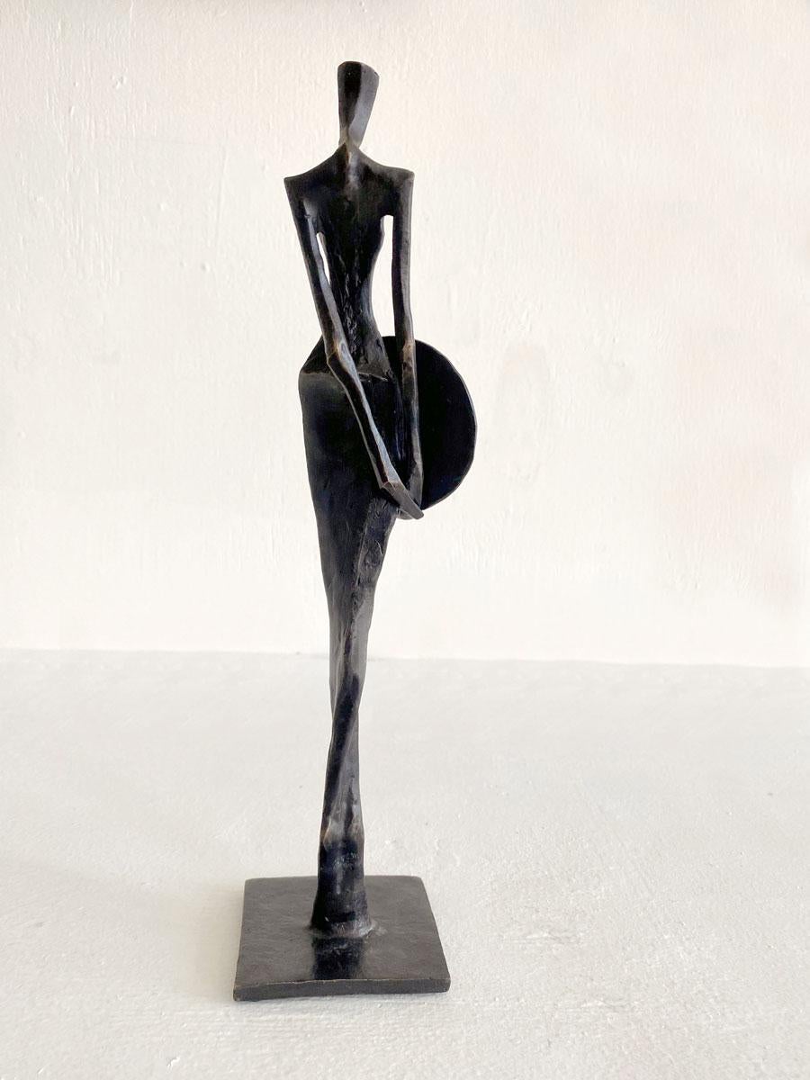 Hera II de Nando Kallweit.  Elegante escultura figurativa. en venta 1