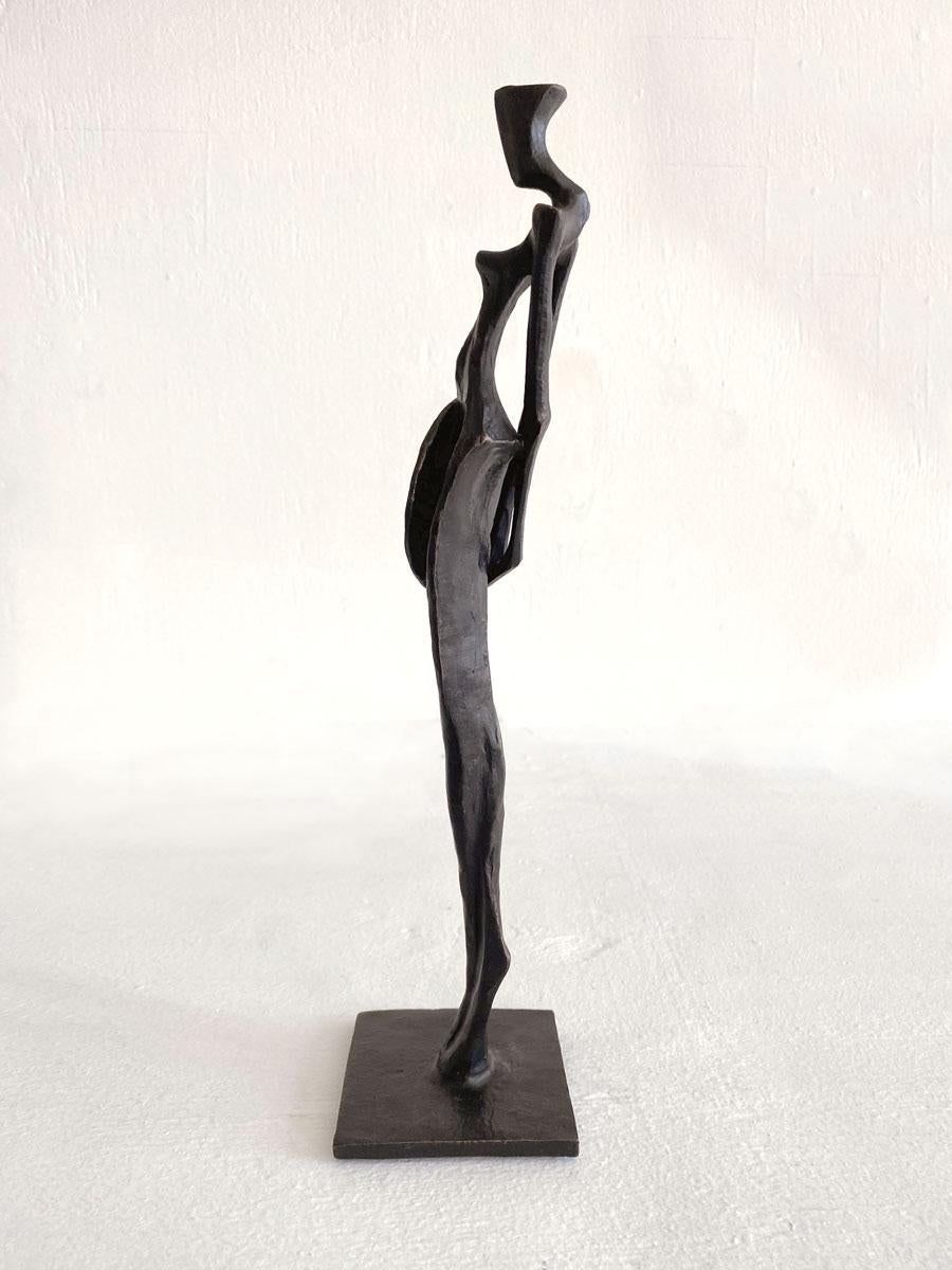 Hera II de Nando Kallweit.  Elegante escultura figurativa. en venta 4