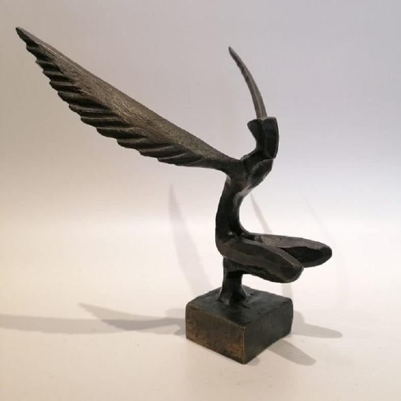 Icarus VII by Nando Kallweit. Elegant bronze sculpture of a winged female figure in vendita 3