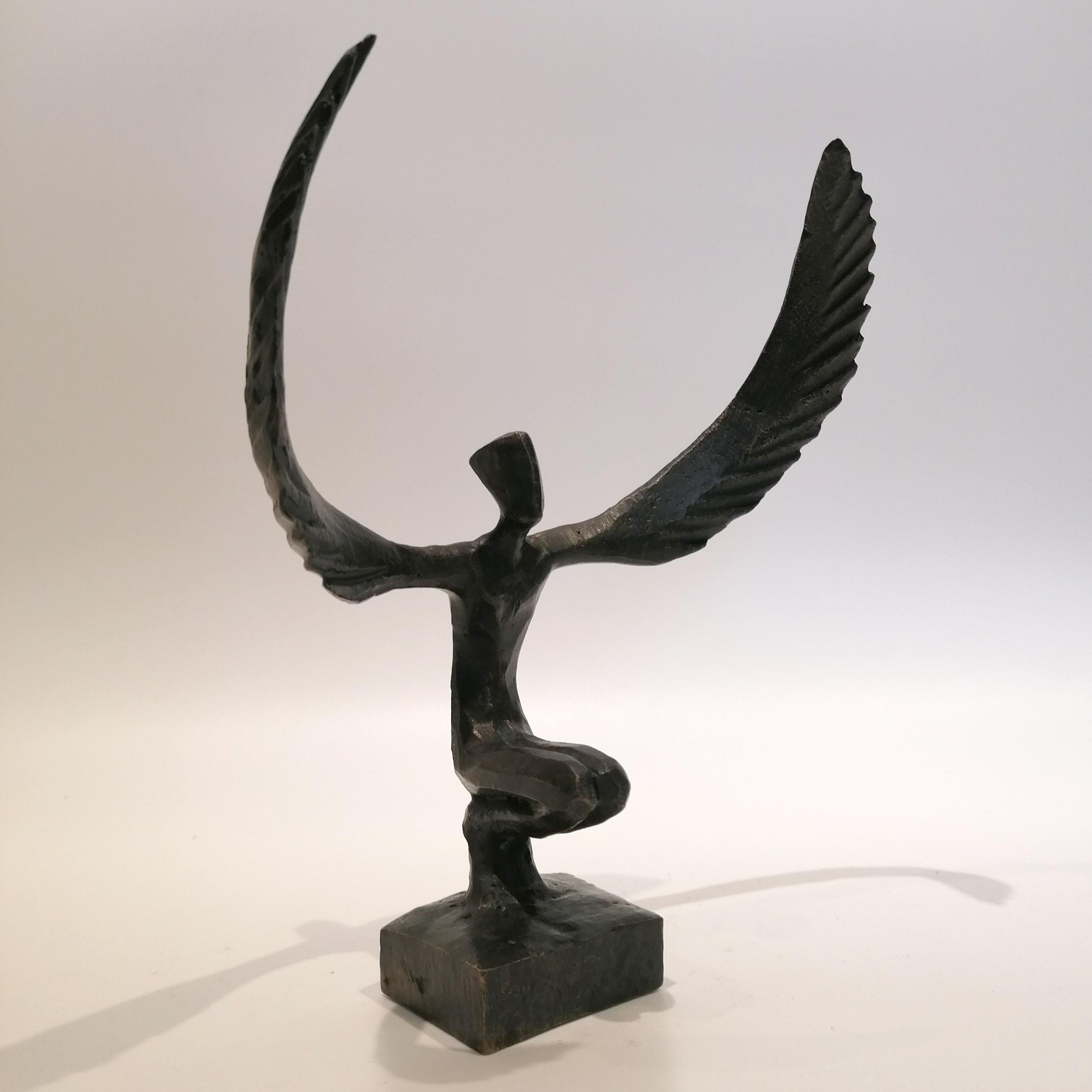 Icarus VIII by Nando Kallweit. Elegant bronze sculpture of a winged figure For Sale 3