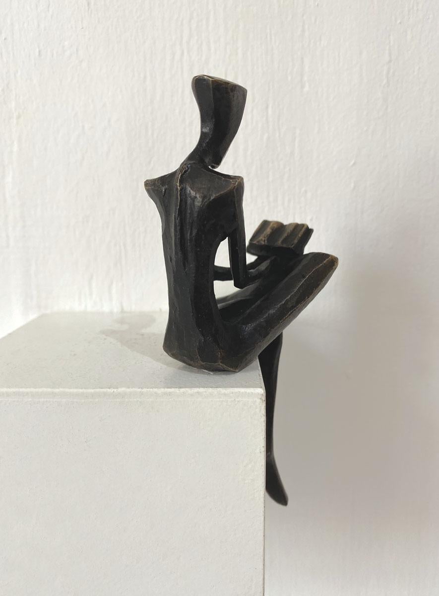 Janne. Di Nando Kallweit. Elegante scultura figurativa in bronzo di una donna. in vendita 1