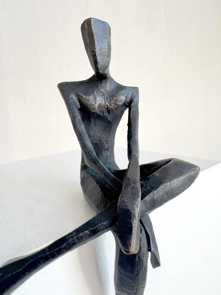 Joe. By Nando Kallweit. Elegant bronze figurative sculpture For Sale 2