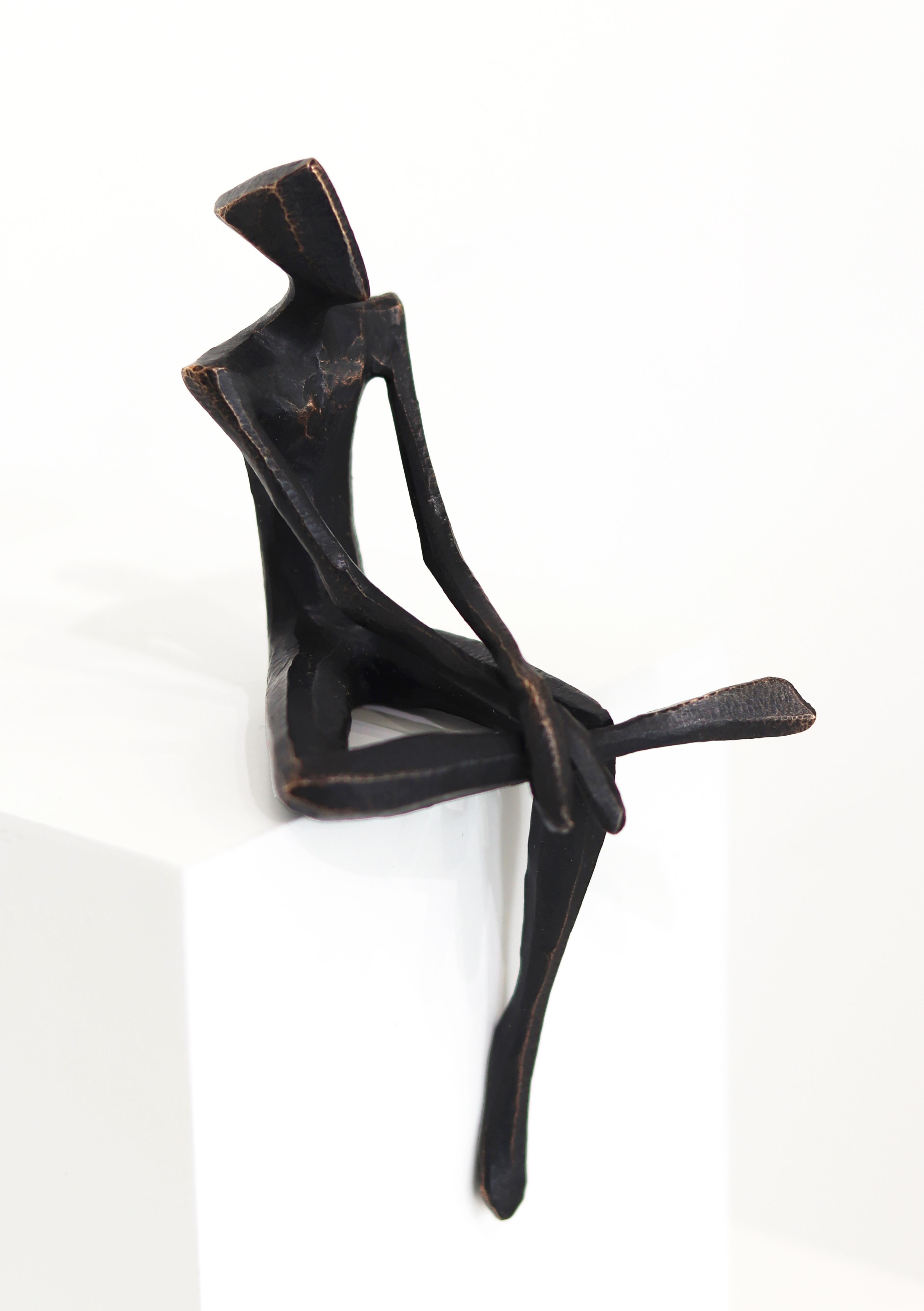José  - Einzigartige männliche kubistische sitzende Figur Original Bronze-Skulptur im Angebot 3