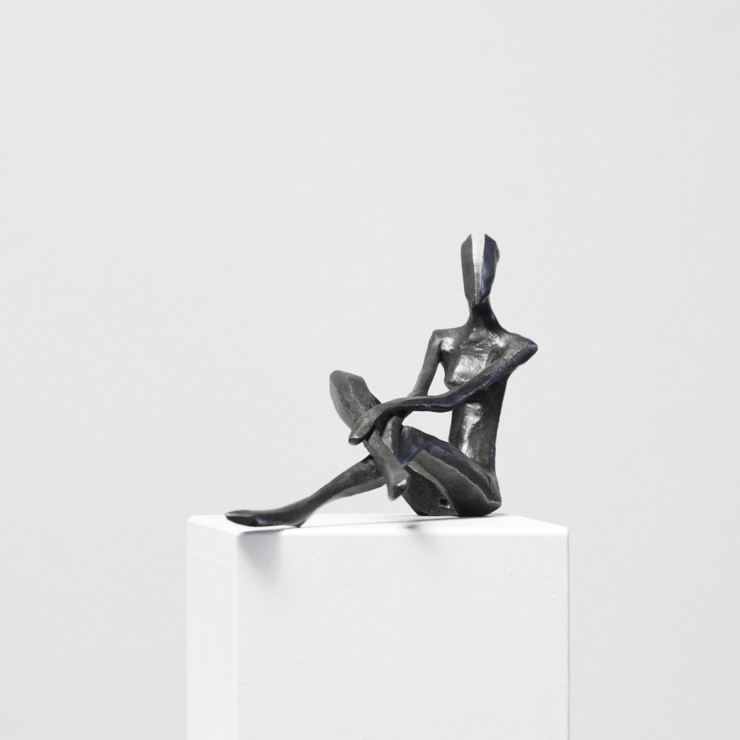 Kathryn by Nando Kallweit.  Elegant figurative sculpture. 1