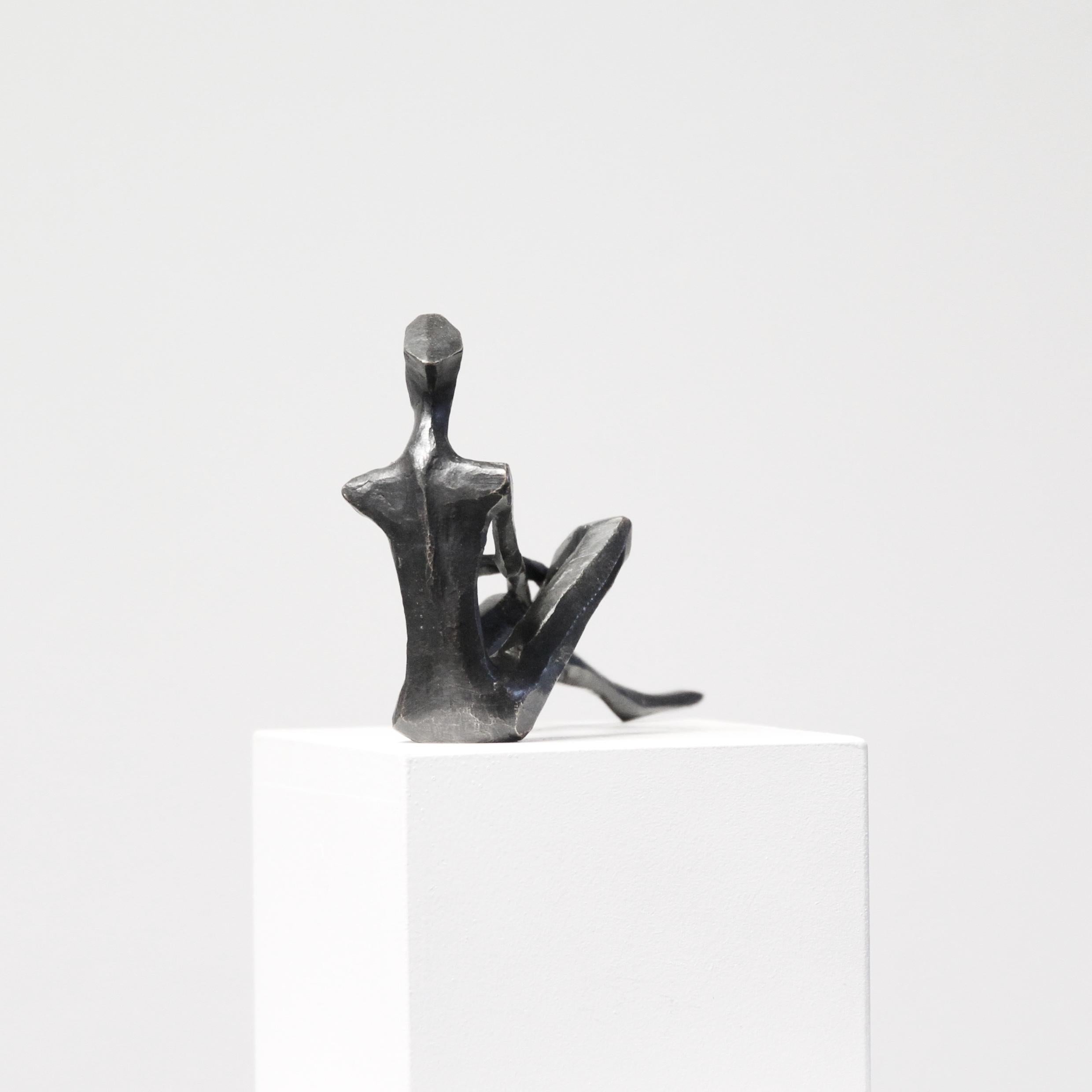 Kathryn by Nando Kallweit.  Elegant figurative sculpture. 3