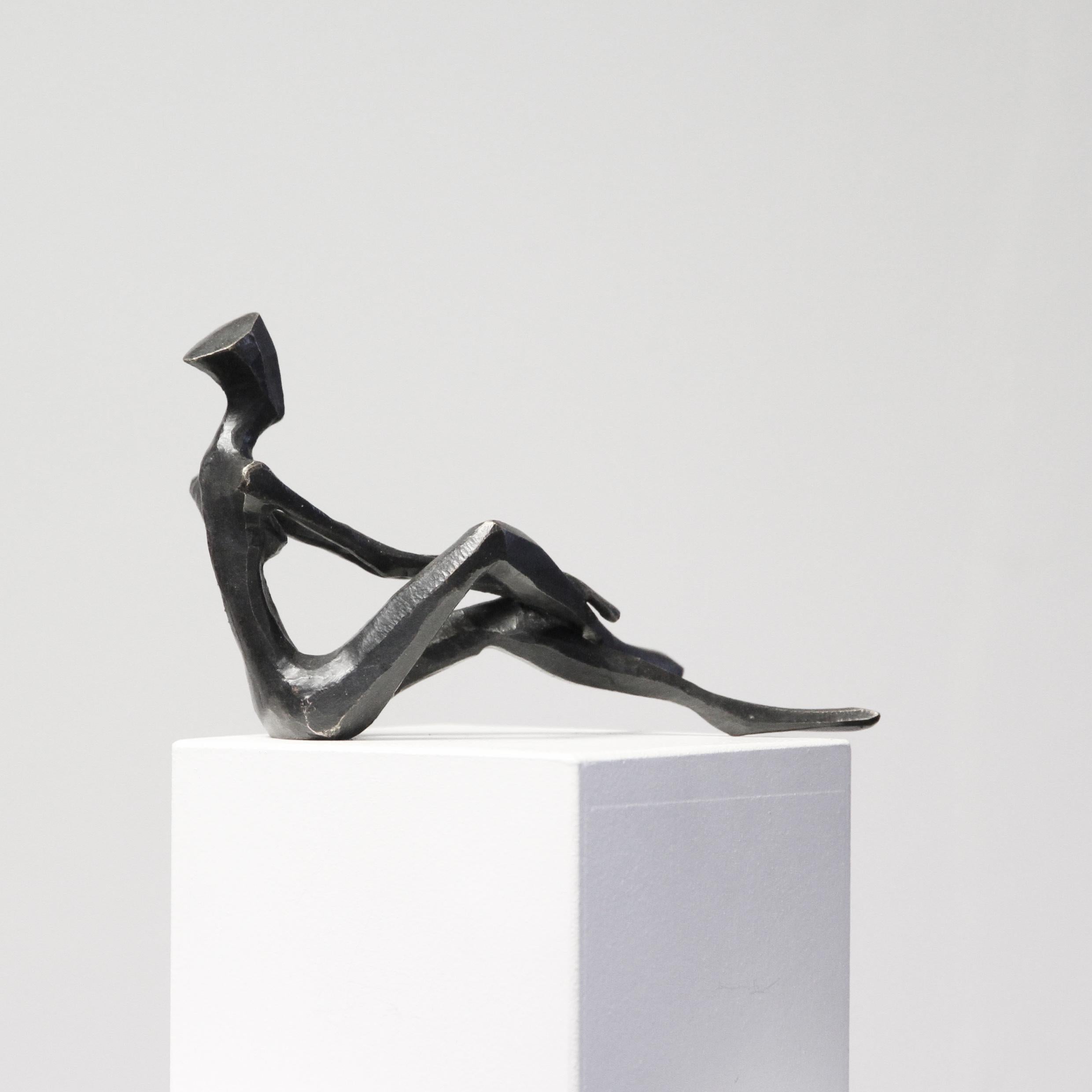 Kathryn is a figurative bronze sculpture in a relaxed pose by Nando Kallweit.

Modelled on modern youthful postures but with a nod to the importance of heritage through the stylised Egyptian-influenced head. A lovely piece on its own or with a group