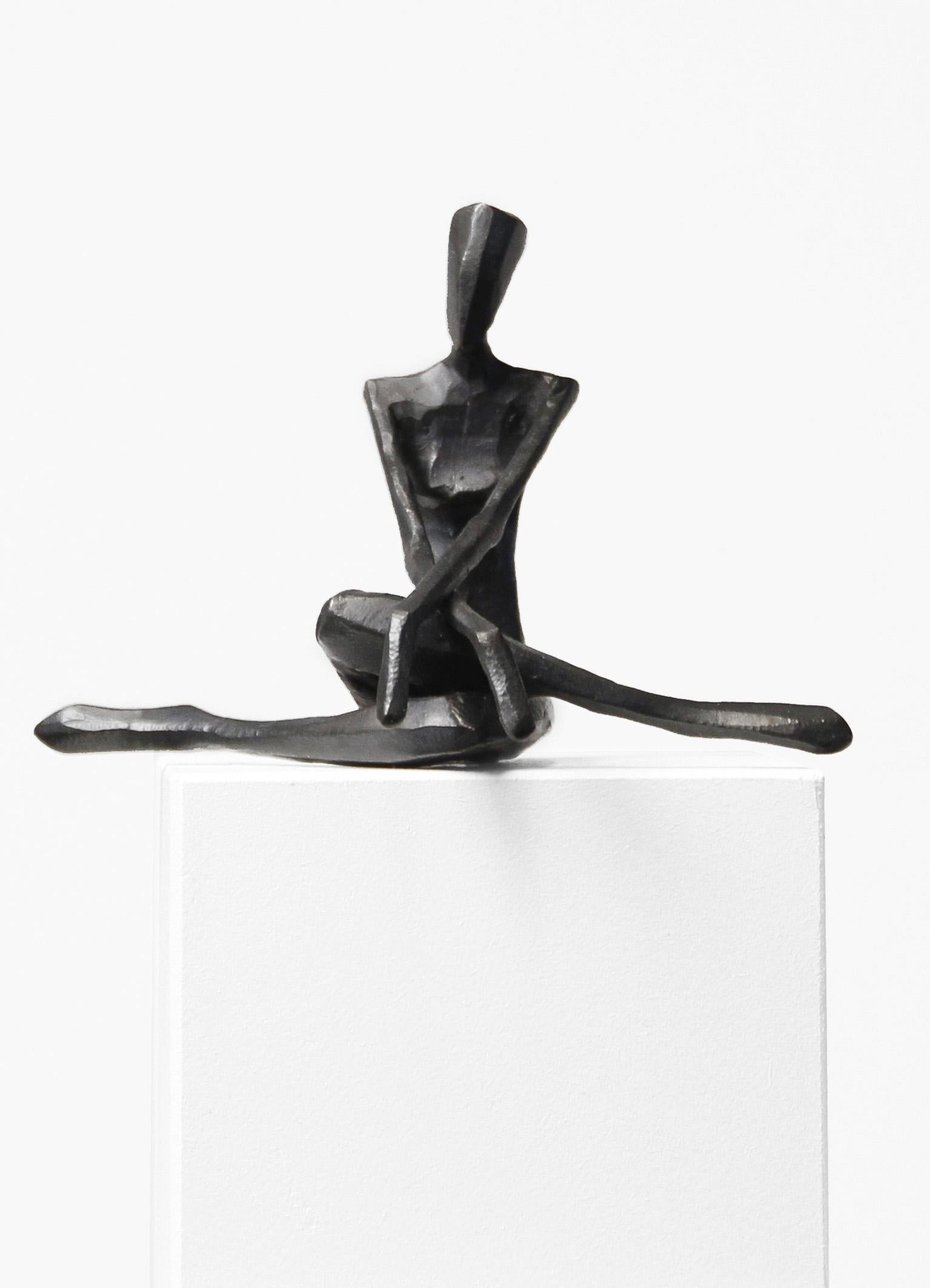 Nando Kallweit Figurative Sculpture - Lea - One-of-a-kind Bronze Sculpture
