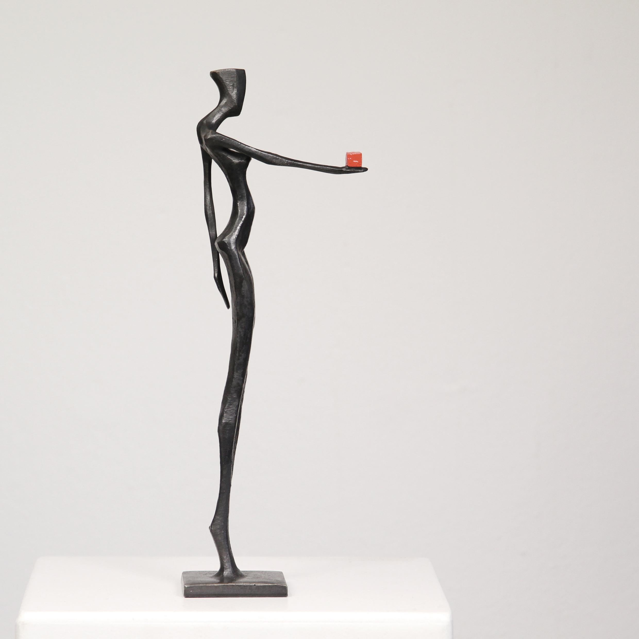 Leni. By Nando Kallweit. Elegant bronze figurative sculpture For Sale 1