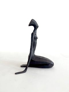 «Lisette», de Nando Kallweit. Elegante escultura figurativa de una mujer.