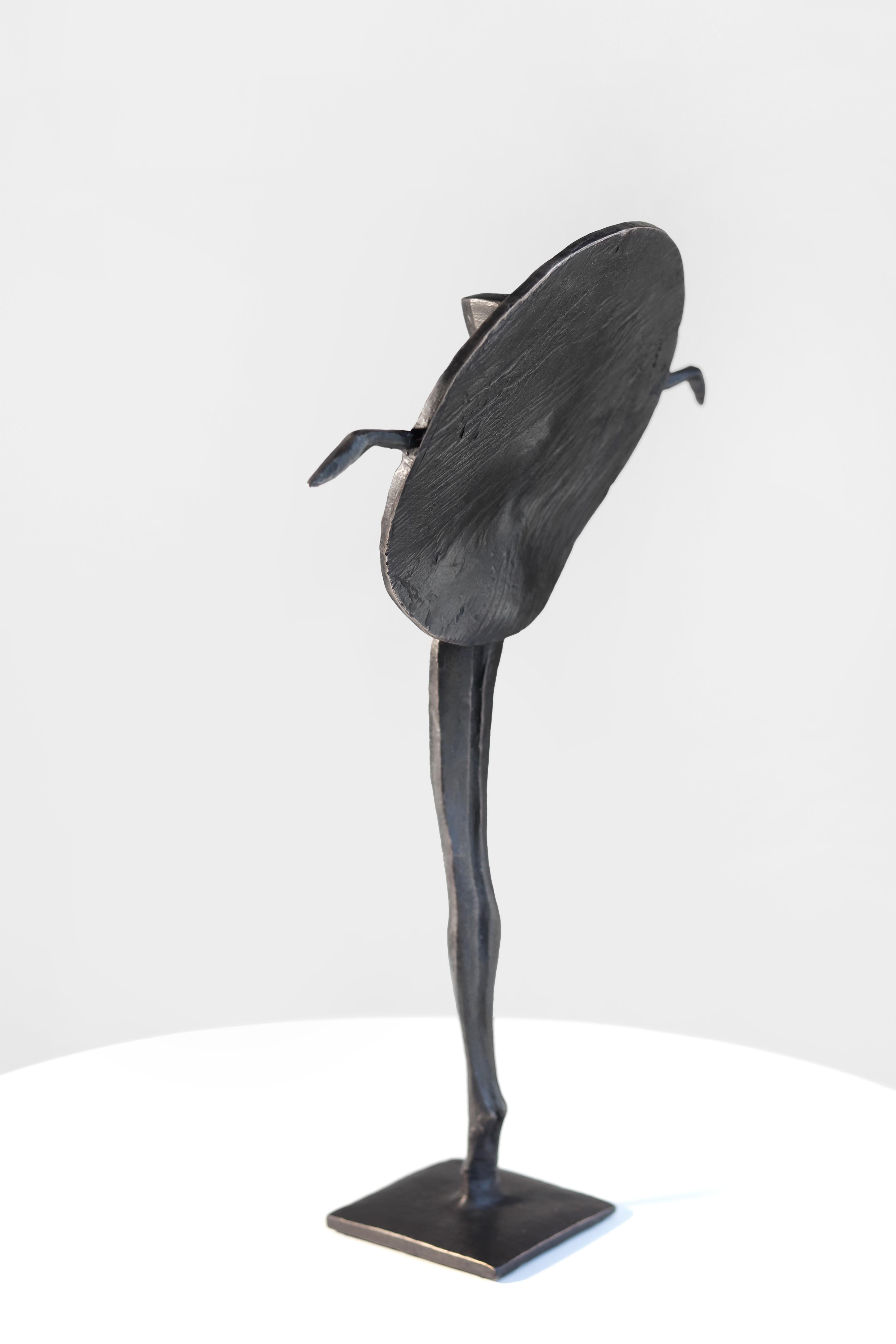 Luna (7/25) - Modern Figurative Abstract Bronze Sculpture for Shelf or Table For Sale 6