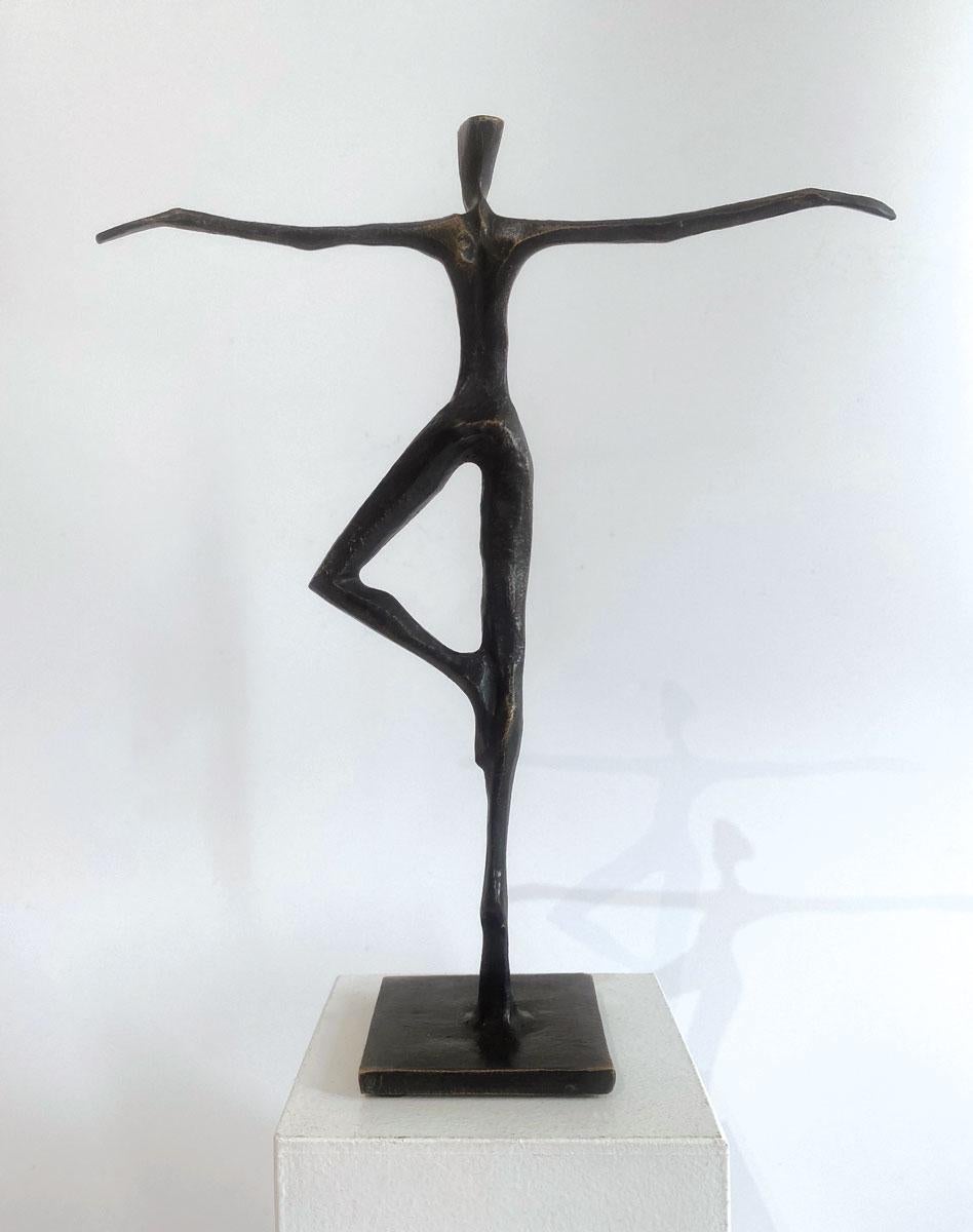 Maddison de Nando Kallweit.  Sculpture figurative élégante. en vente 4