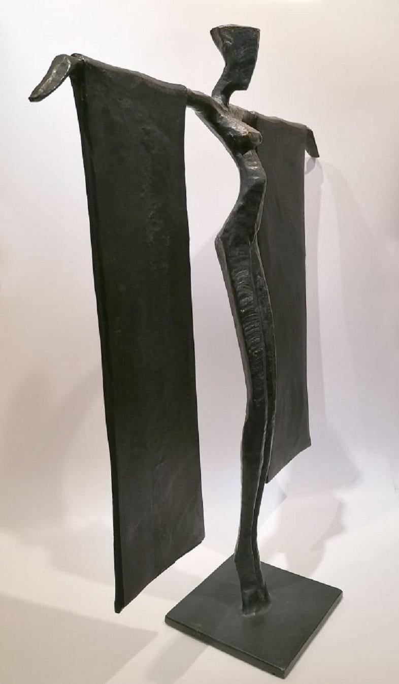Magdalena II par Nando Kallweit. Elegante sculpture en bronze d'un nu féminin en vente 2