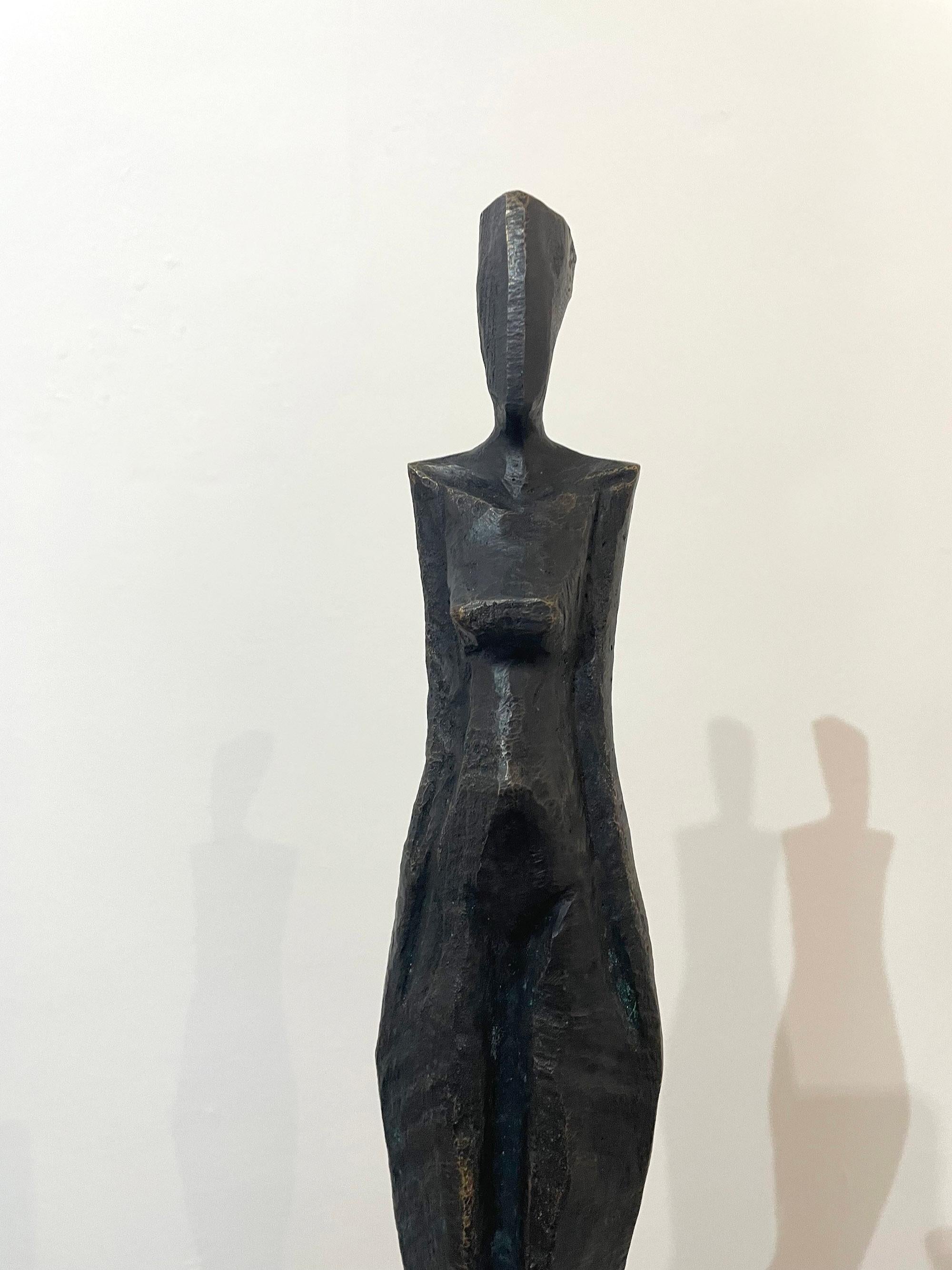 Marie III di Nando Kallweit. Scultura in bronzo alta ed elegante di figura umana. in vendita 2