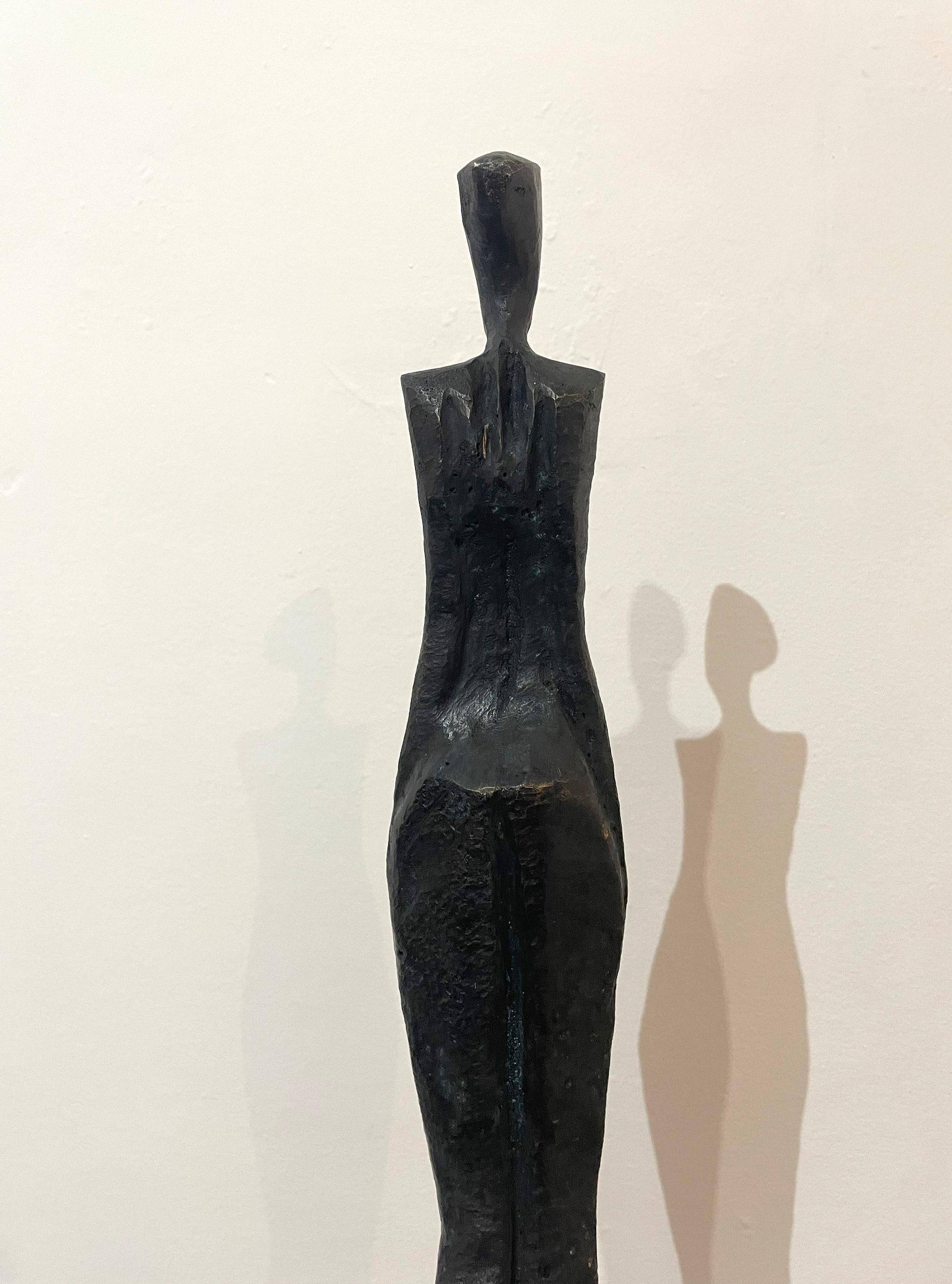 Marie III di Nando Kallweit. Scultura in bronzo alta ed elegante di figura umana. in vendita 4